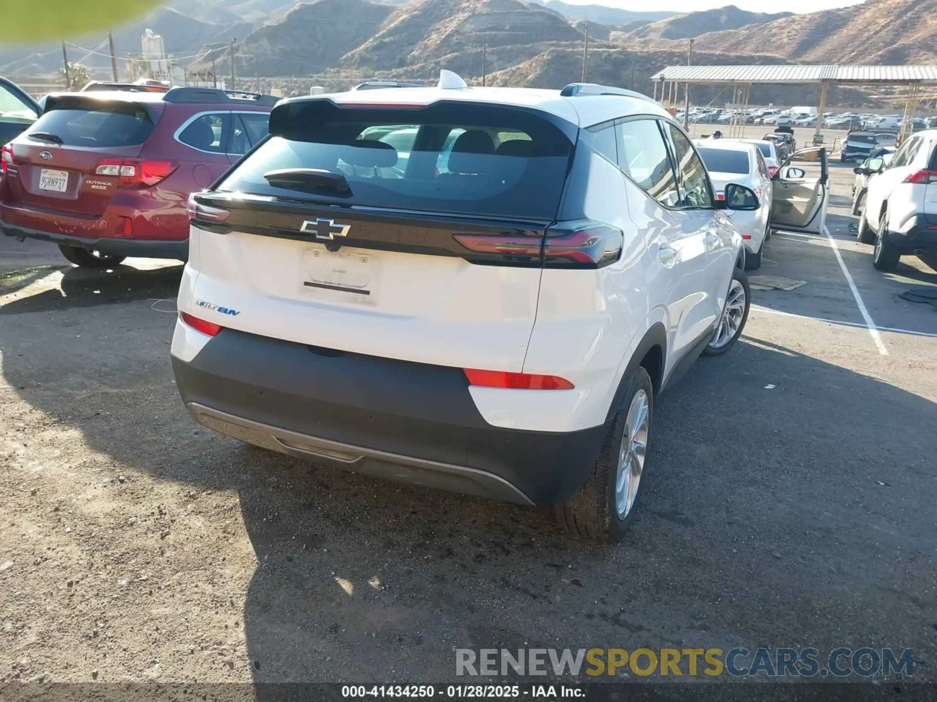 4 Photograph of a damaged car 1G1FY6S09P4106915 CHEVROLET BOLT EUV 2023