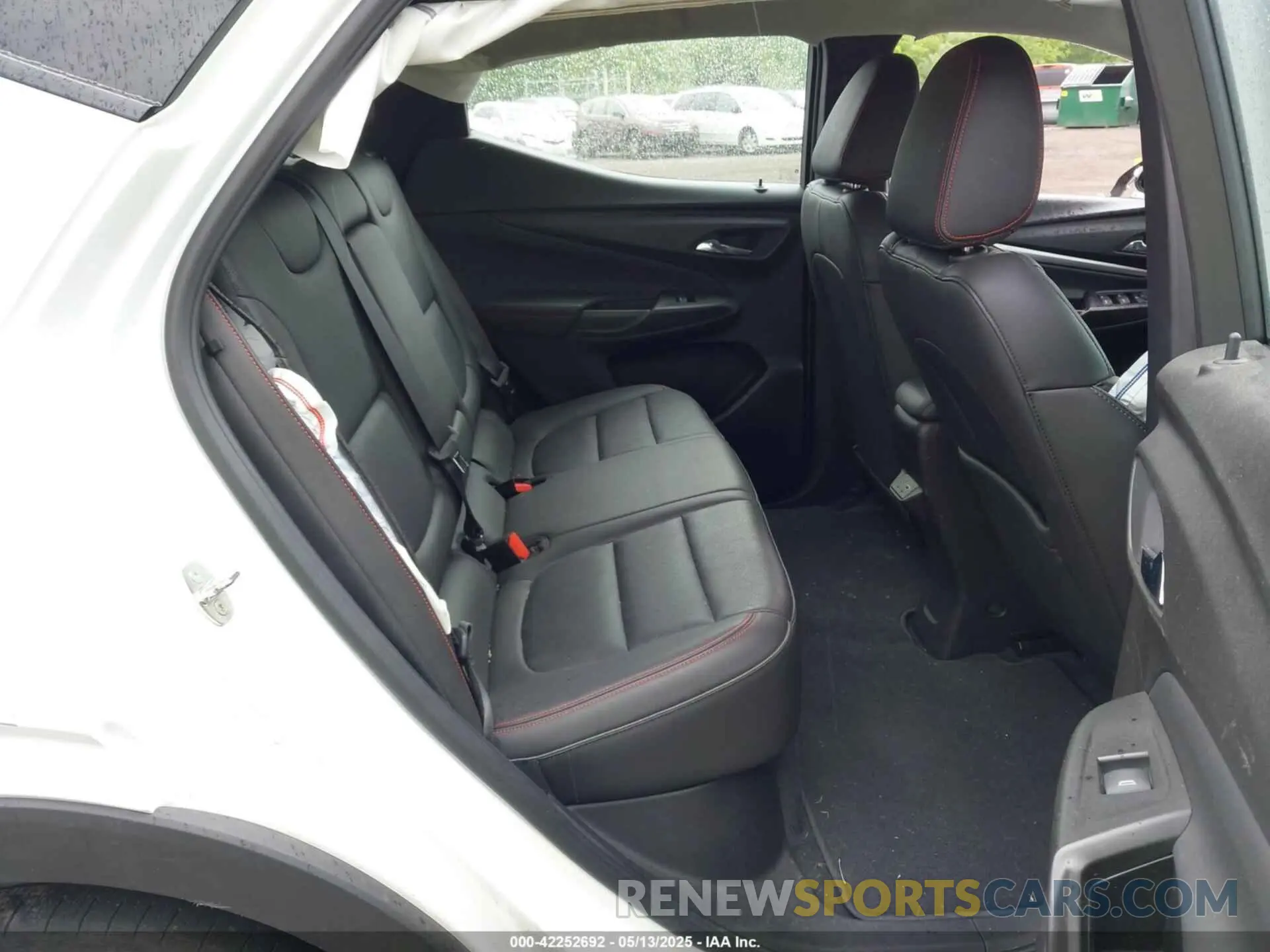 8 Photograph of a damaged car 1G1FY6S09P4127974 CHEVROLET BOLT EUV 2023