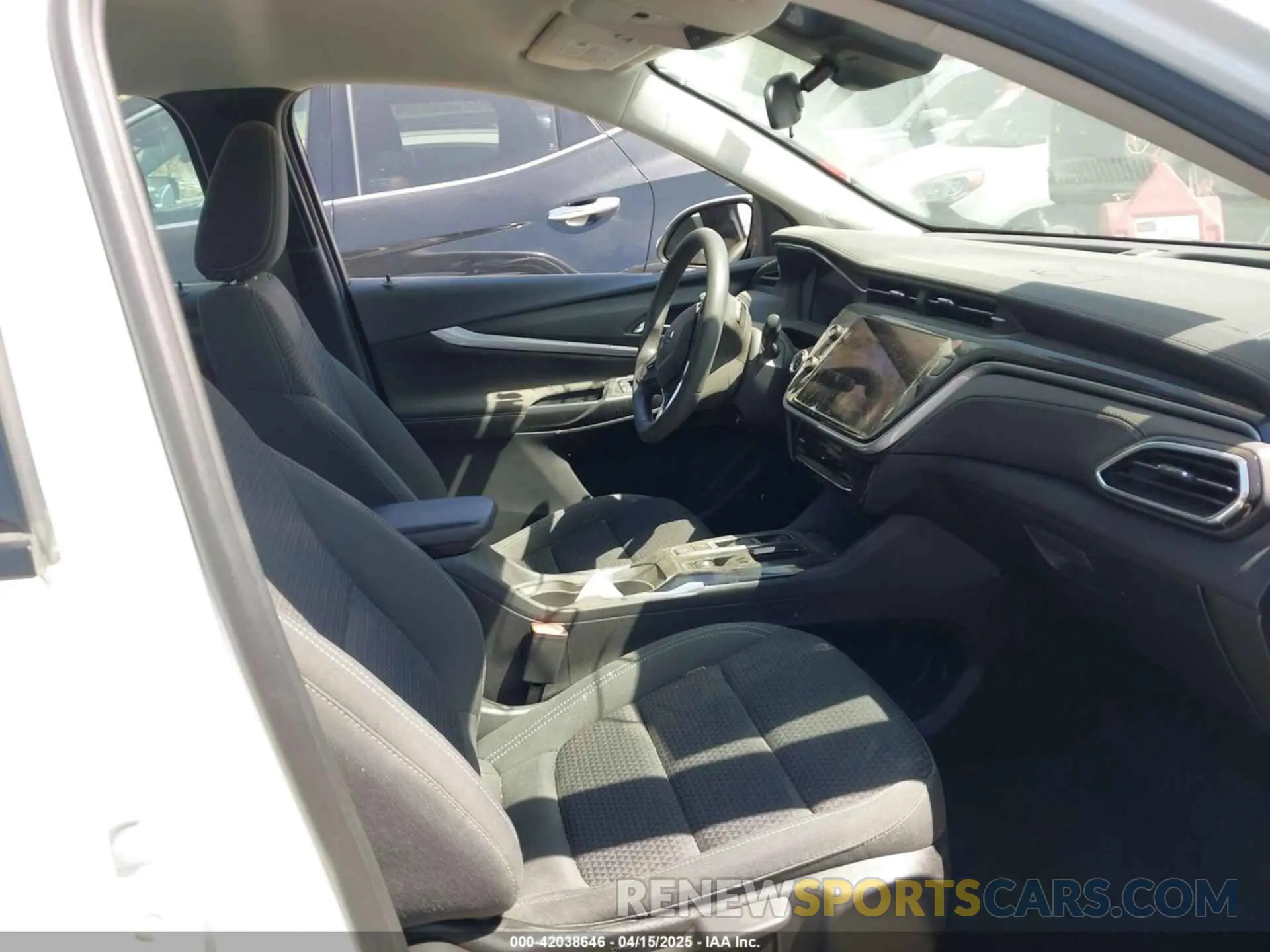 5 Photograph of a damaged car 1G1FY6S09P4164829 CHEVROLET BOLT EUV 2023