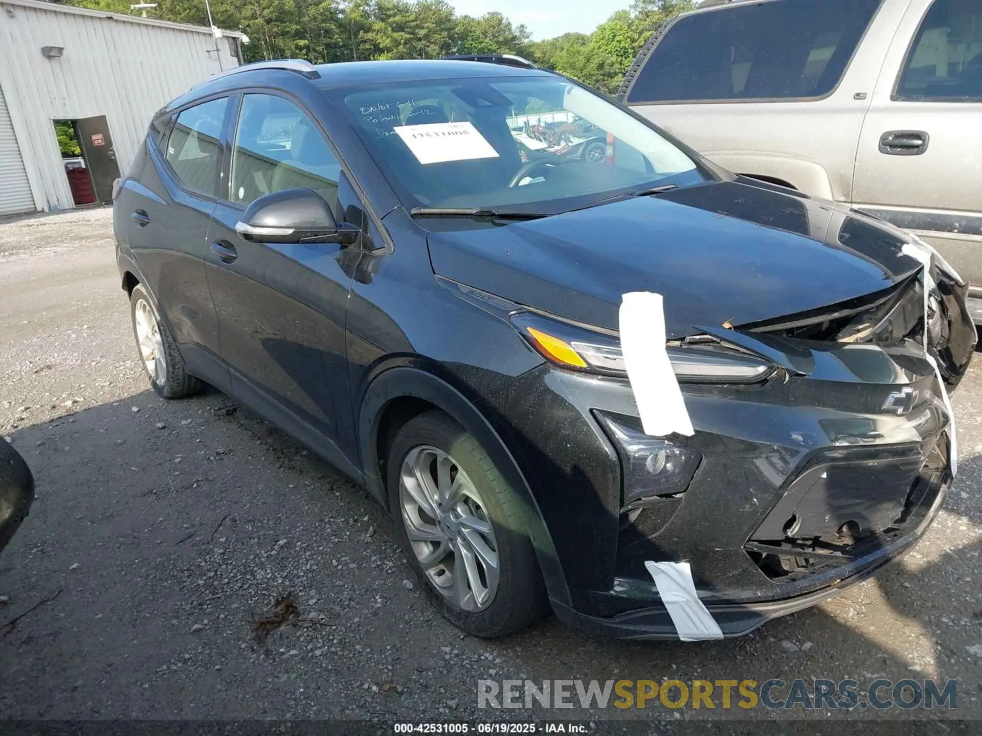 1 Photograph of a damaged car 1G1FY6S09P4183042 CHEVROLET BOLT EUV 2023