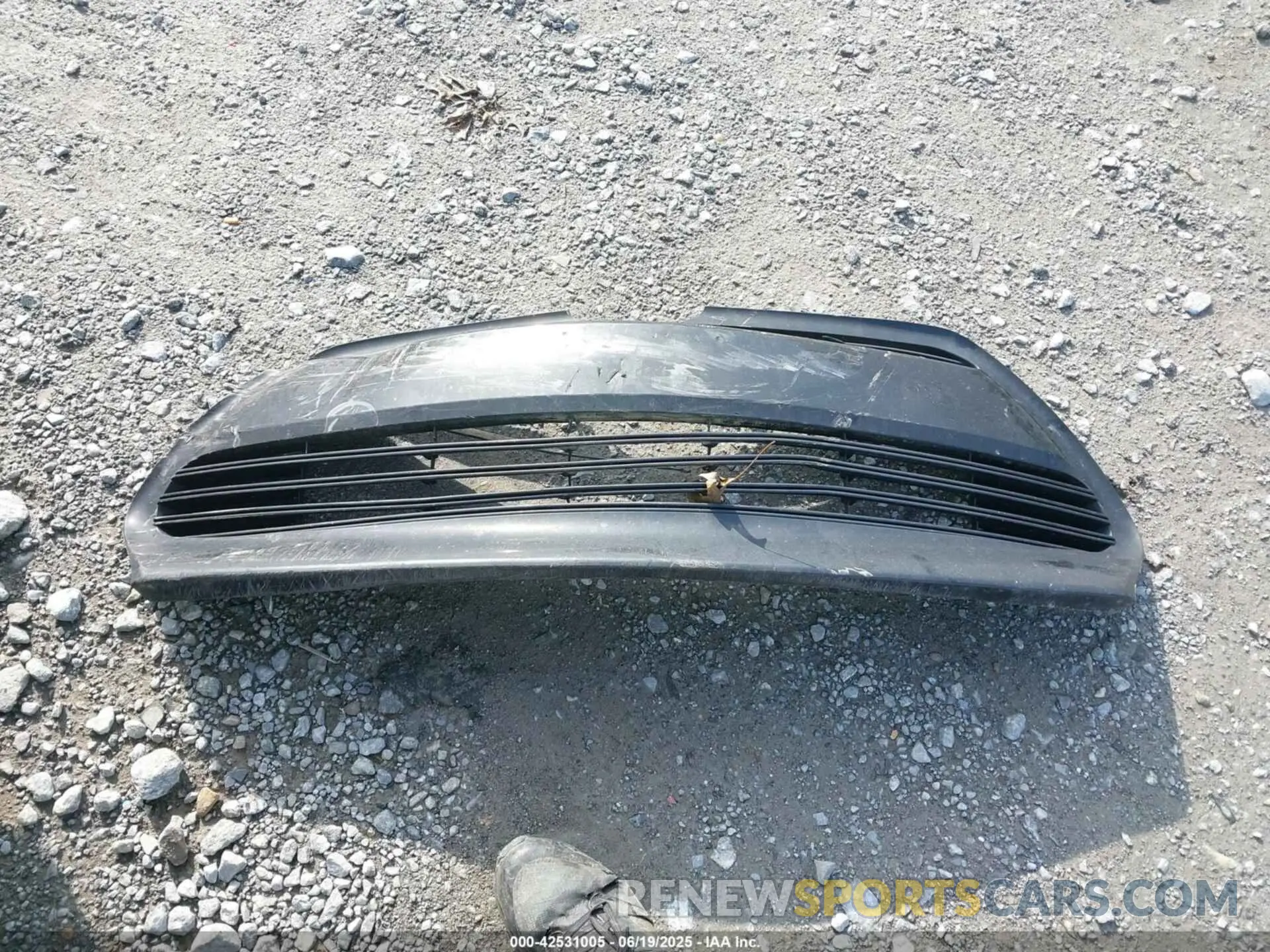 12 Photograph of a damaged car 1G1FY6S09P4183042 CHEVROLET BOLT EUV 2023