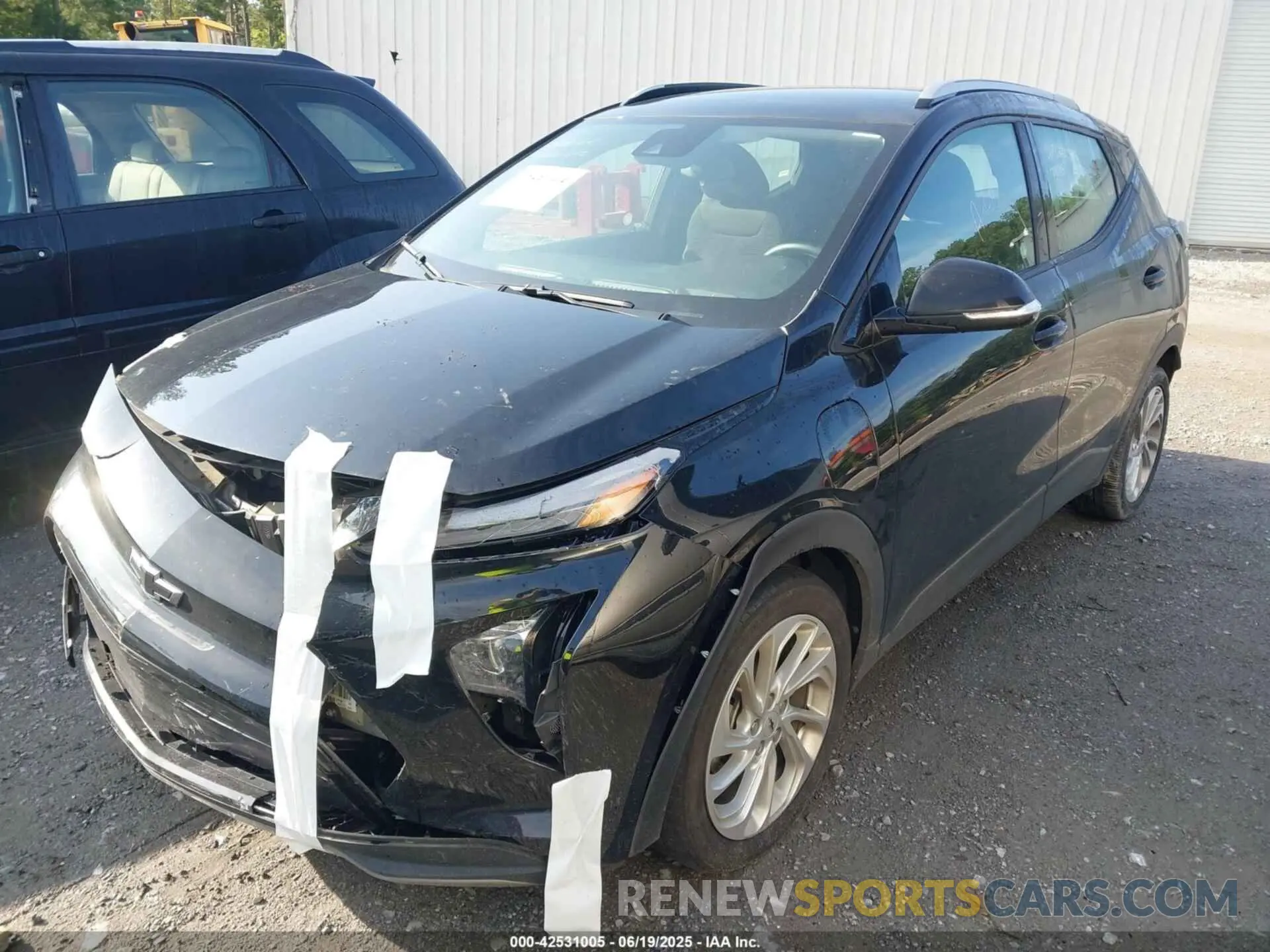2 Photograph of a damaged car 1G1FY6S09P4183042 CHEVROLET BOLT EUV 2023