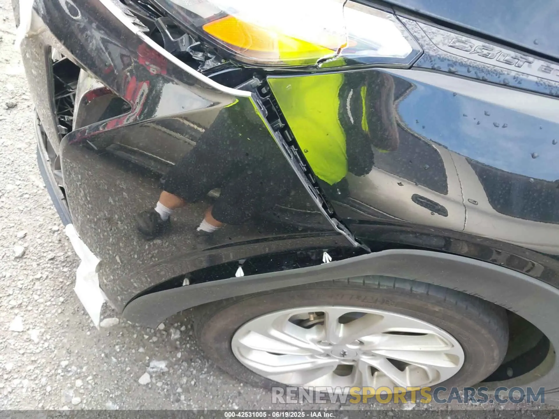 24 Photograph of a damaged car 1G1FY6S09P4183042 CHEVROLET BOLT EUV 2023