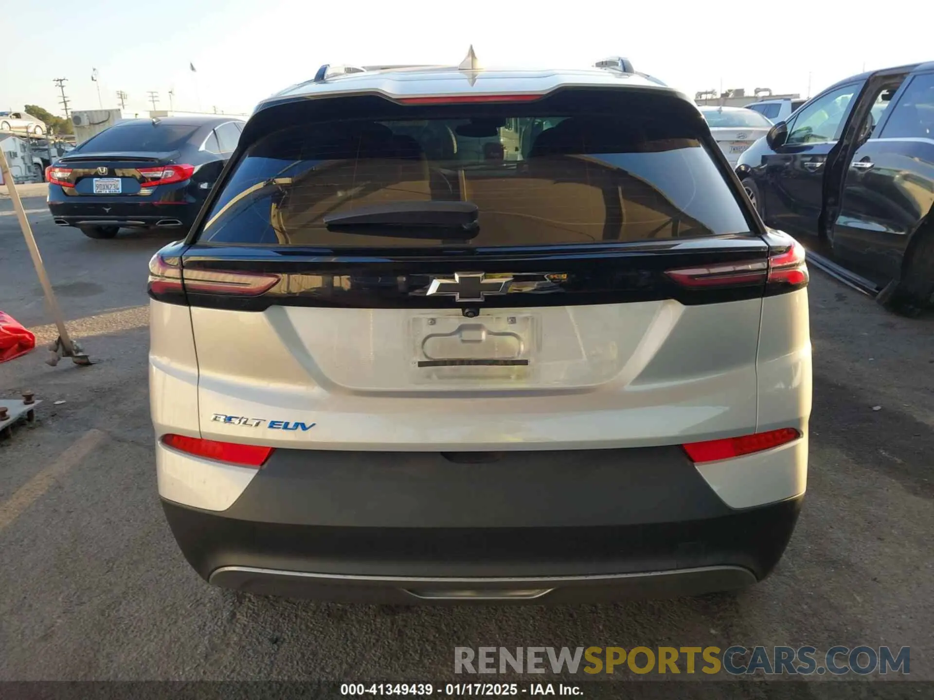 17 Photograph of a damaged car 1G1FY6S0XP4184099 CHEVROLET BOLT EUV 2023