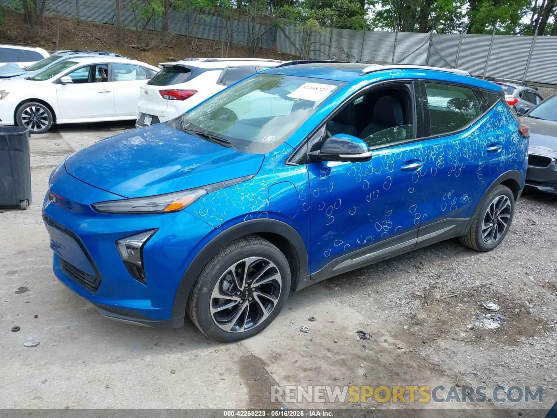 2 Photograph of a damaged car 1G1FZ6S01P4164322 CHEVROLET BOLT EUV 2023