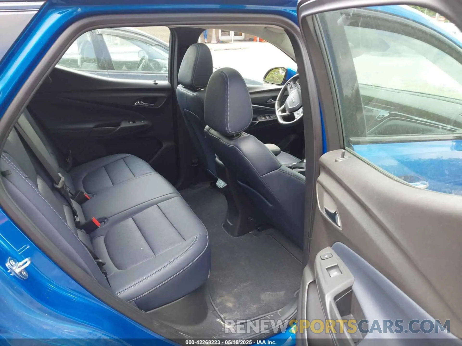 8 Photograph of a damaged car 1G1FZ6S01P4164322 CHEVROLET BOLT EUV 2023
