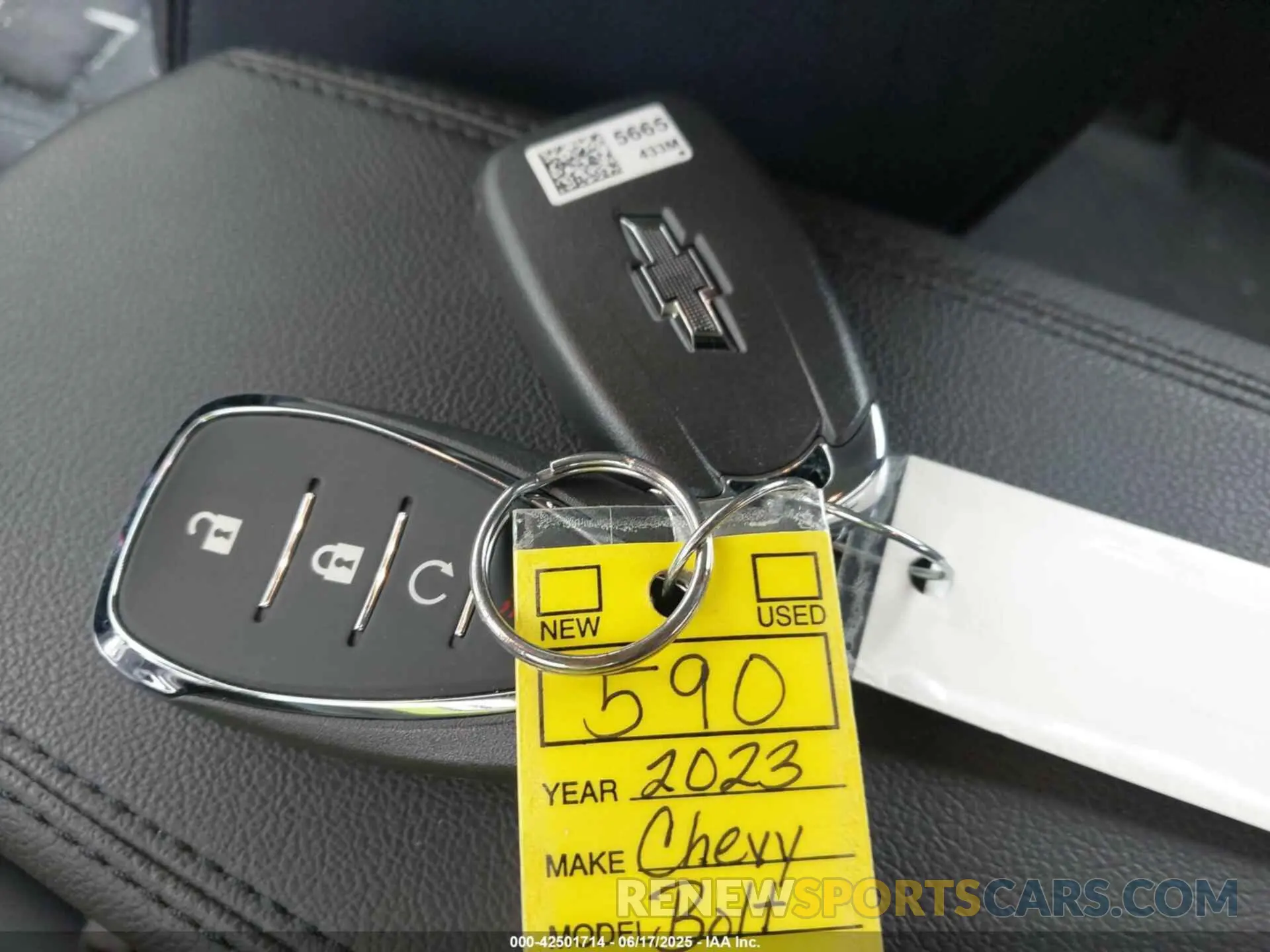 11 Photograph of a damaged car 1G1FZ6S06P4176448 CHEVROLET BOLT EUV 2023