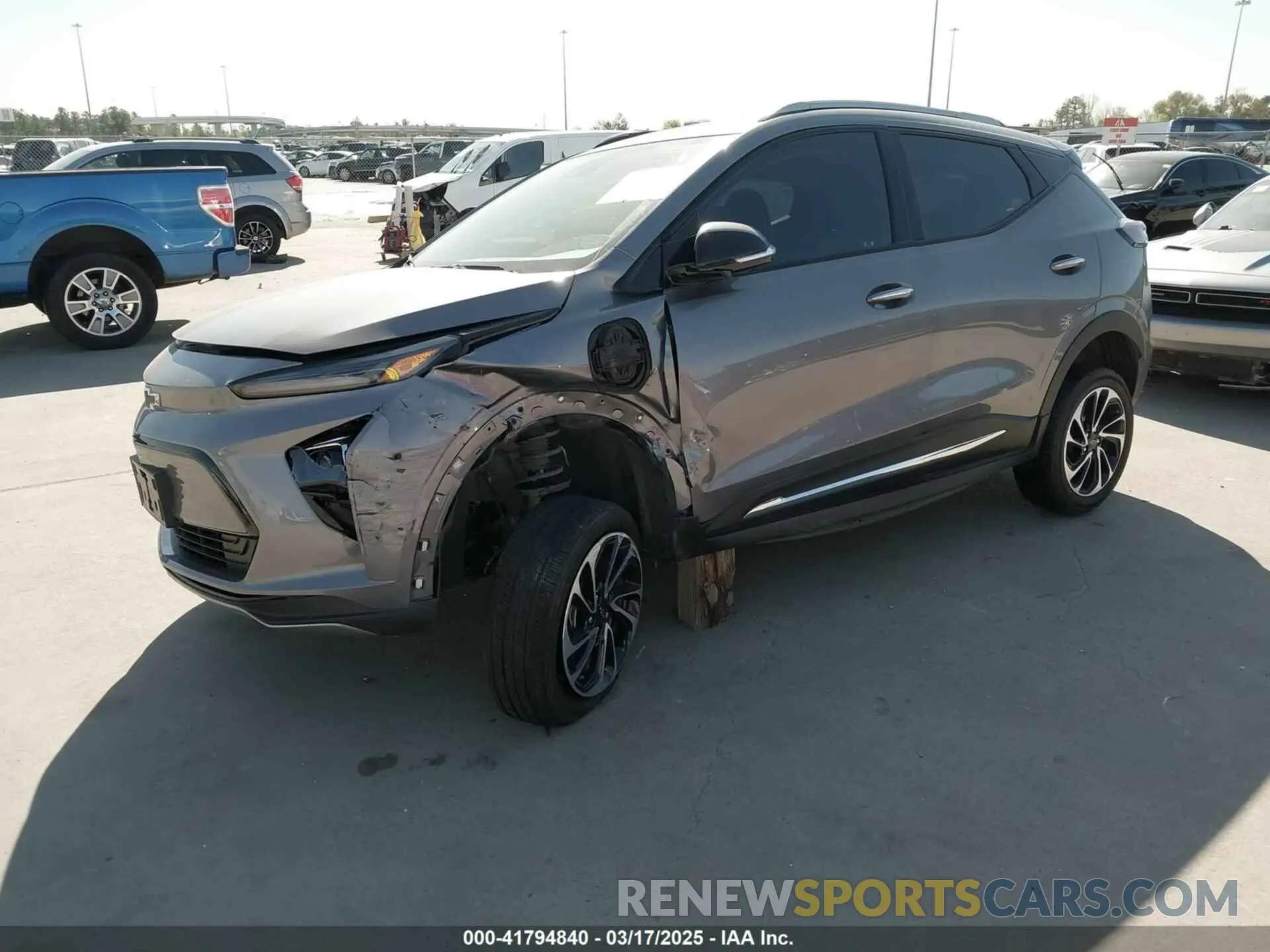 2 Photograph of a damaged car 1G1FZ6S06P4192813 CHEVROLET BOLT EUV 2023