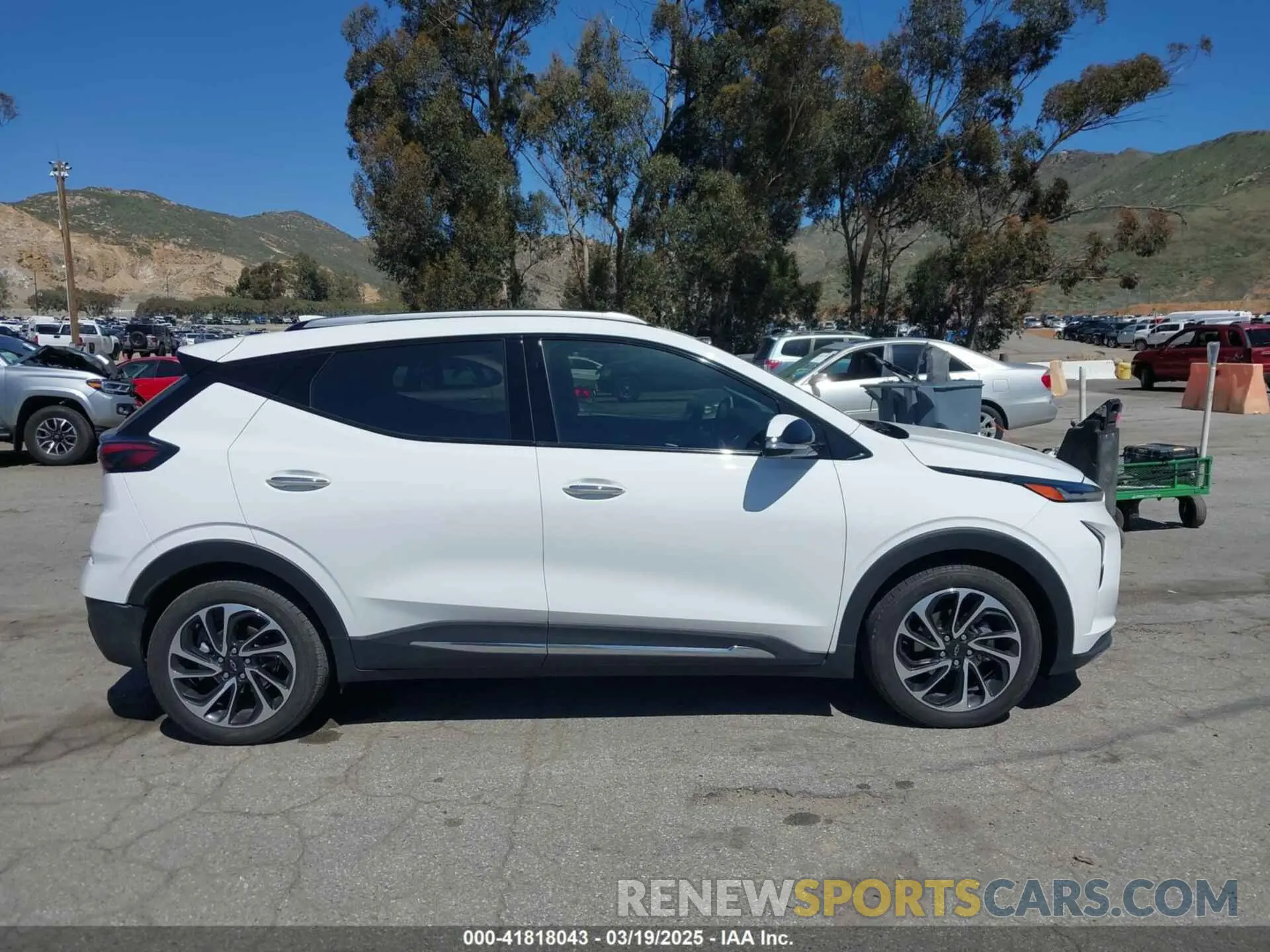 14 Photograph of a damaged car 1G1FZ6S07P4185465 CHEVROLET BOLT EUV 2023