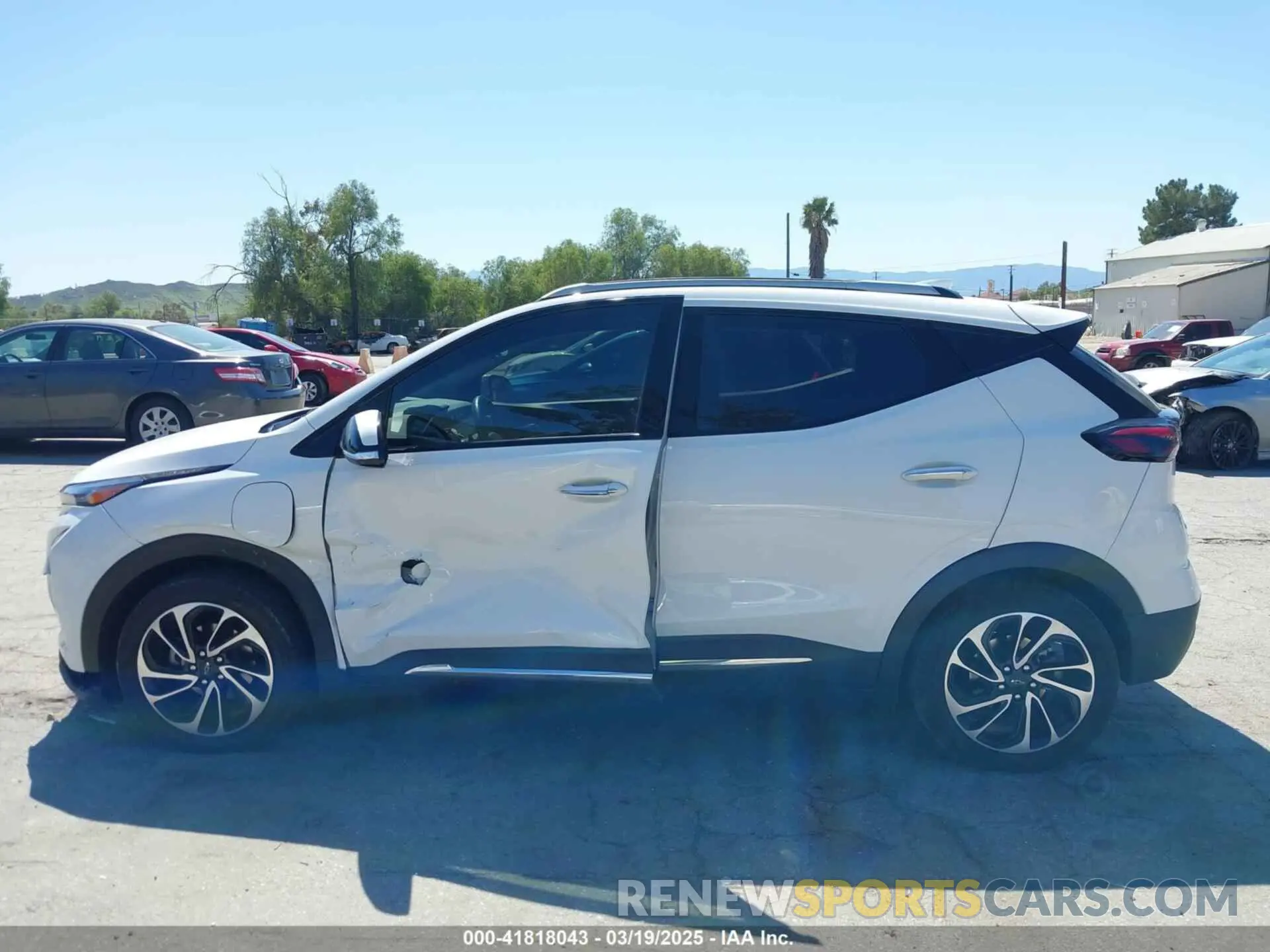 15 Photograph of a damaged car 1G1FZ6S07P4185465 CHEVROLET BOLT EUV 2023