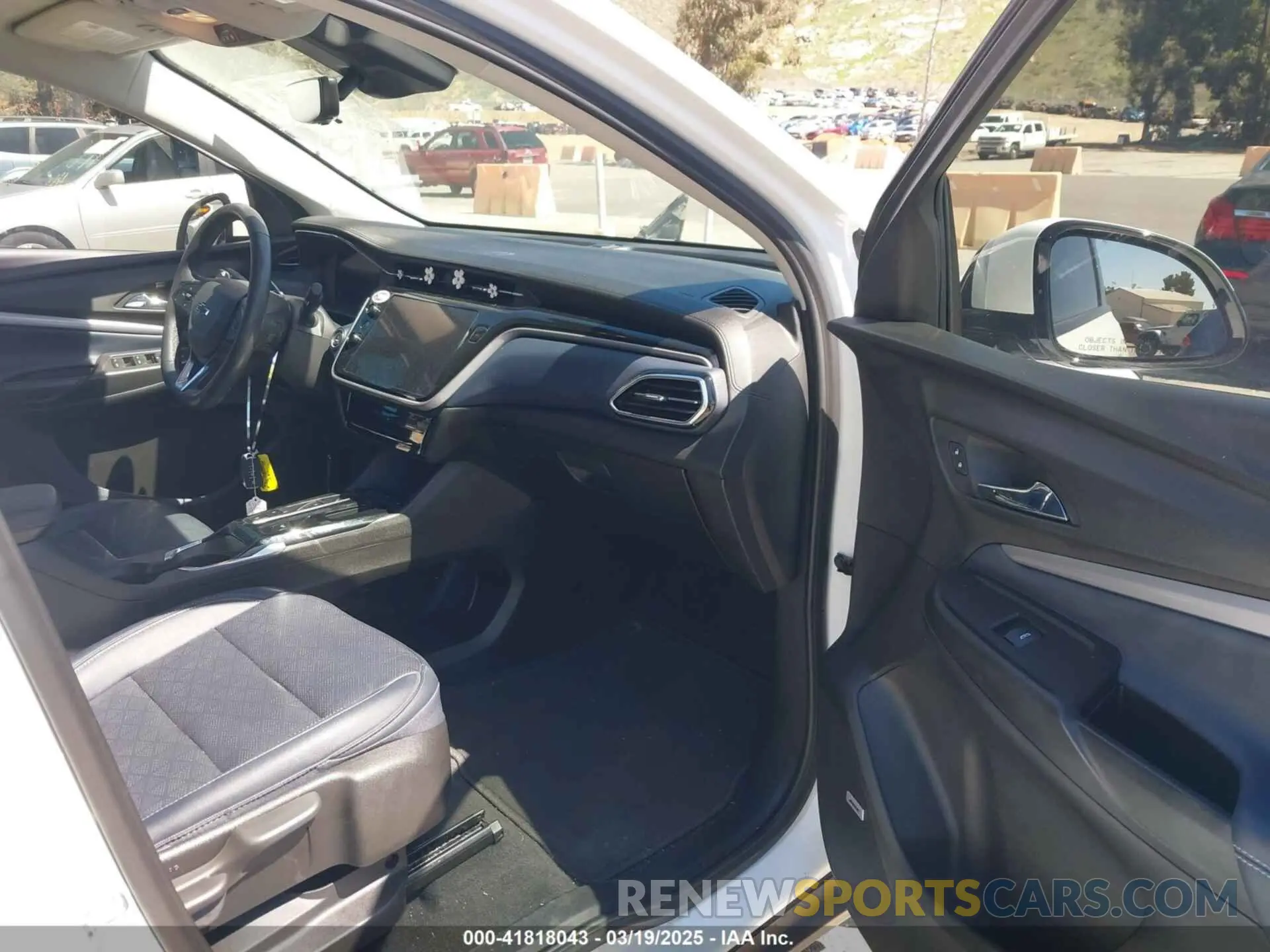 5 Photograph of a damaged car 1G1FZ6S07P4185465 CHEVROLET BOLT EUV 2023