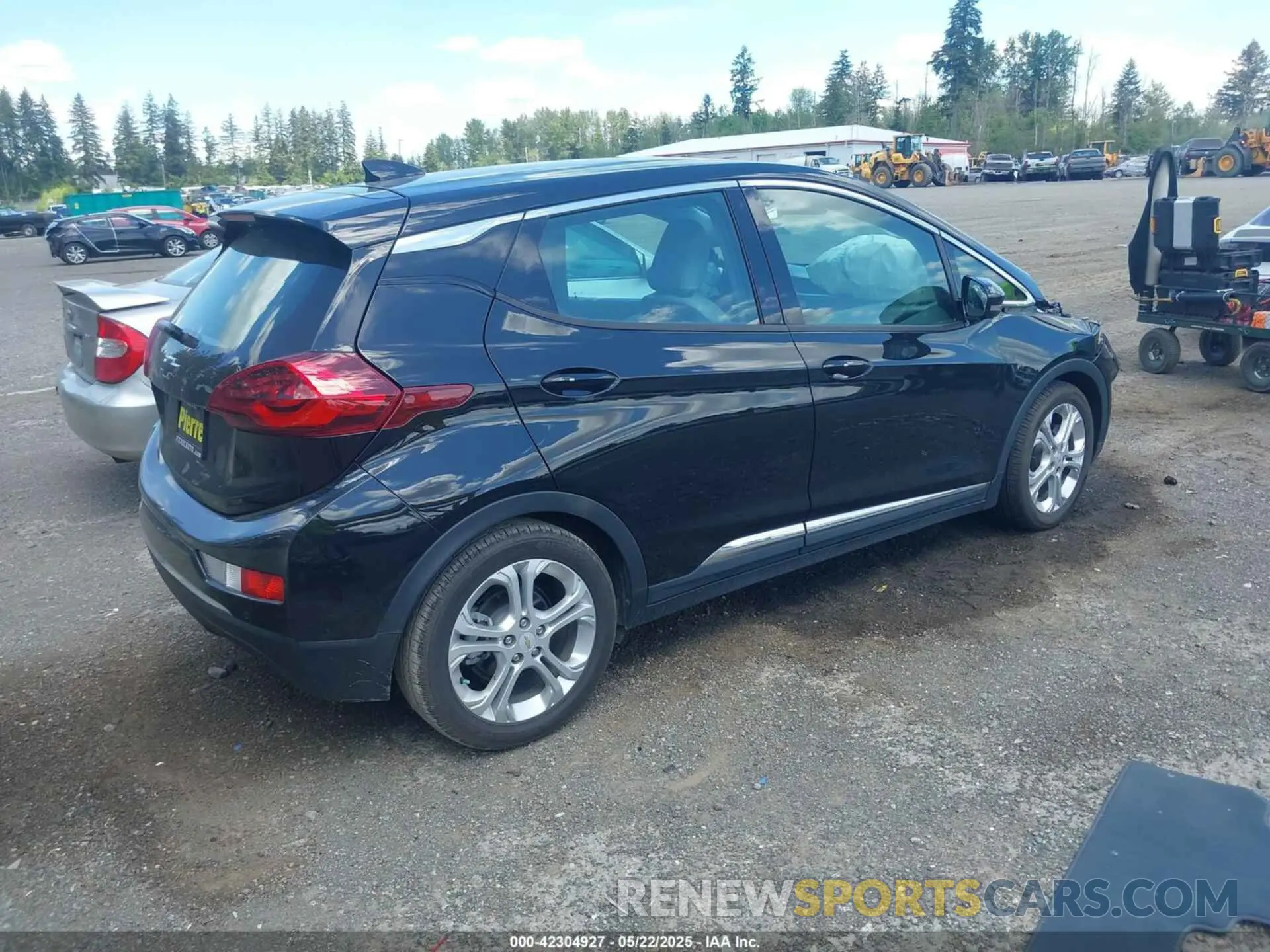 4 Photograph of a damaged car 1G1FY6S00K4127807 CHEVROLET BOLT EV 2019