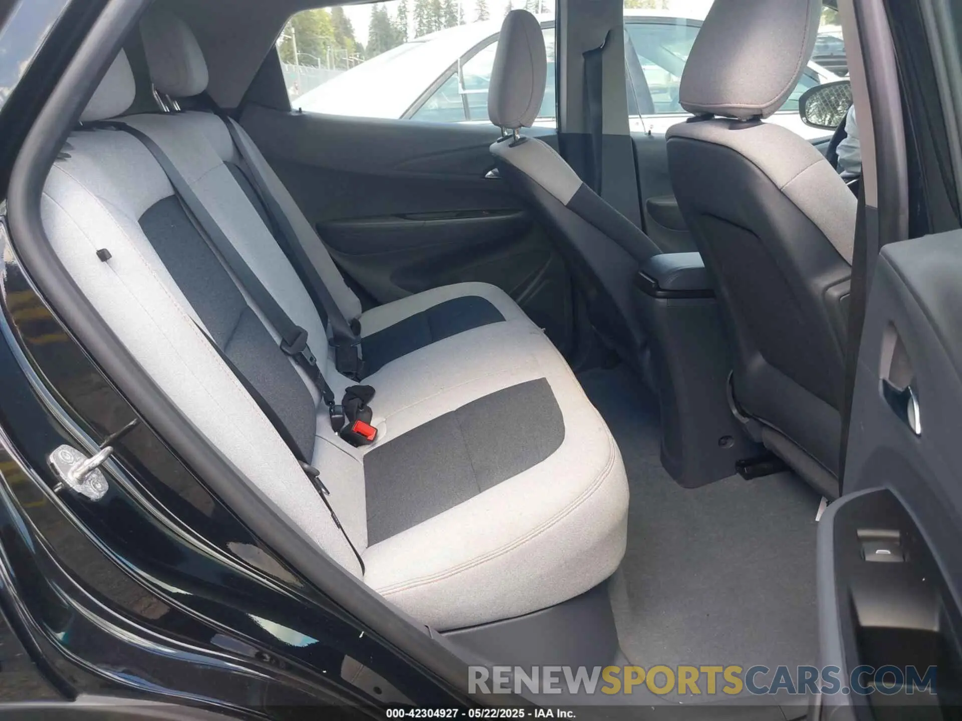 8 Photograph of a damaged car 1G1FY6S00K4127807 CHEVROLET BOLT EV 2019