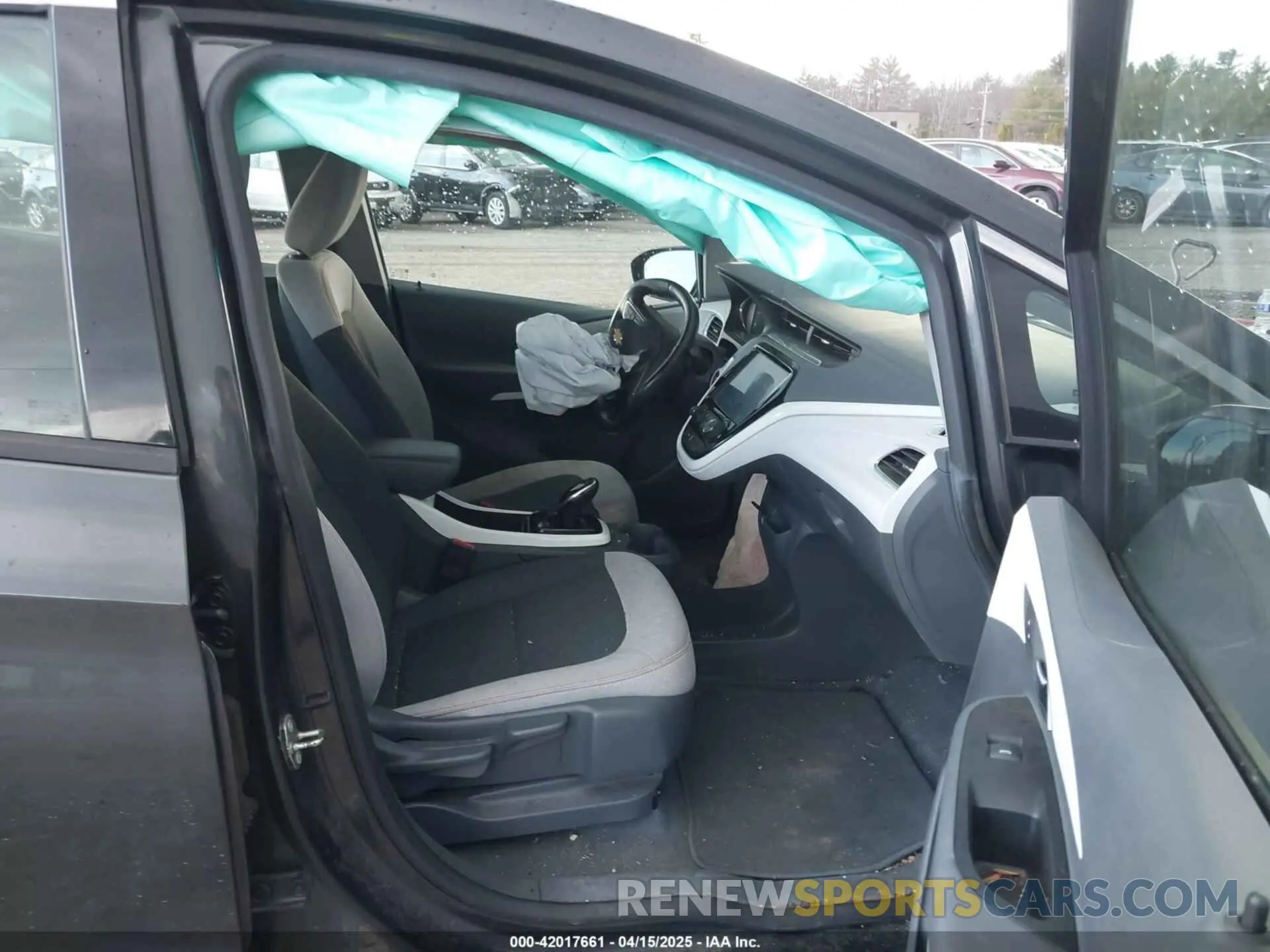 5 Photograph of a damaged car 1G1FY6S03K4101380 CHEVROLET BOLT EV 2019