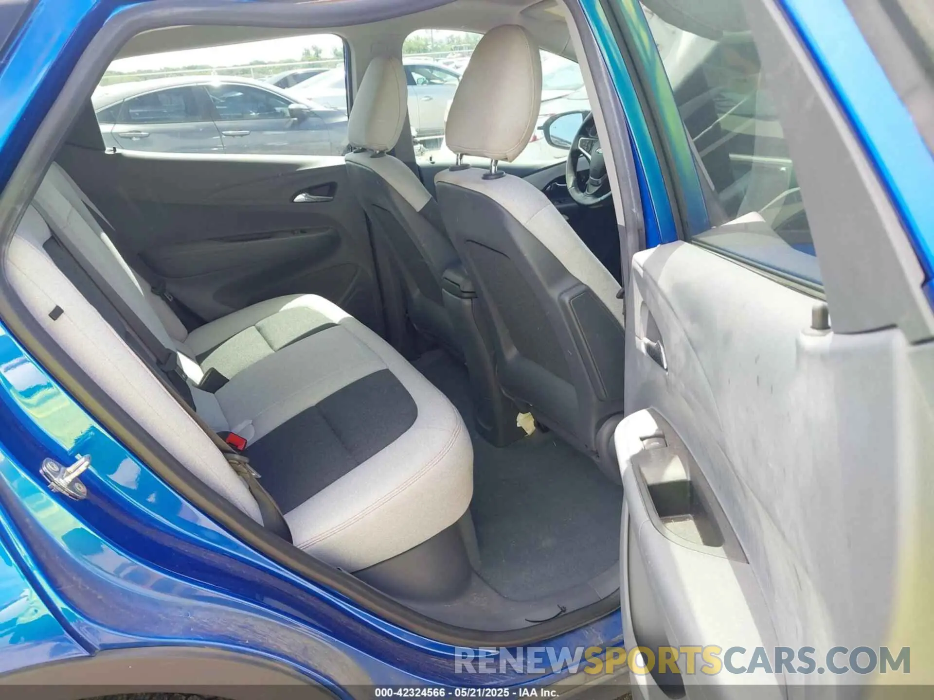 8 Photograph of a damaged car 1G1FY6S04K4136607 CHEVROLET BOLT EV 2019