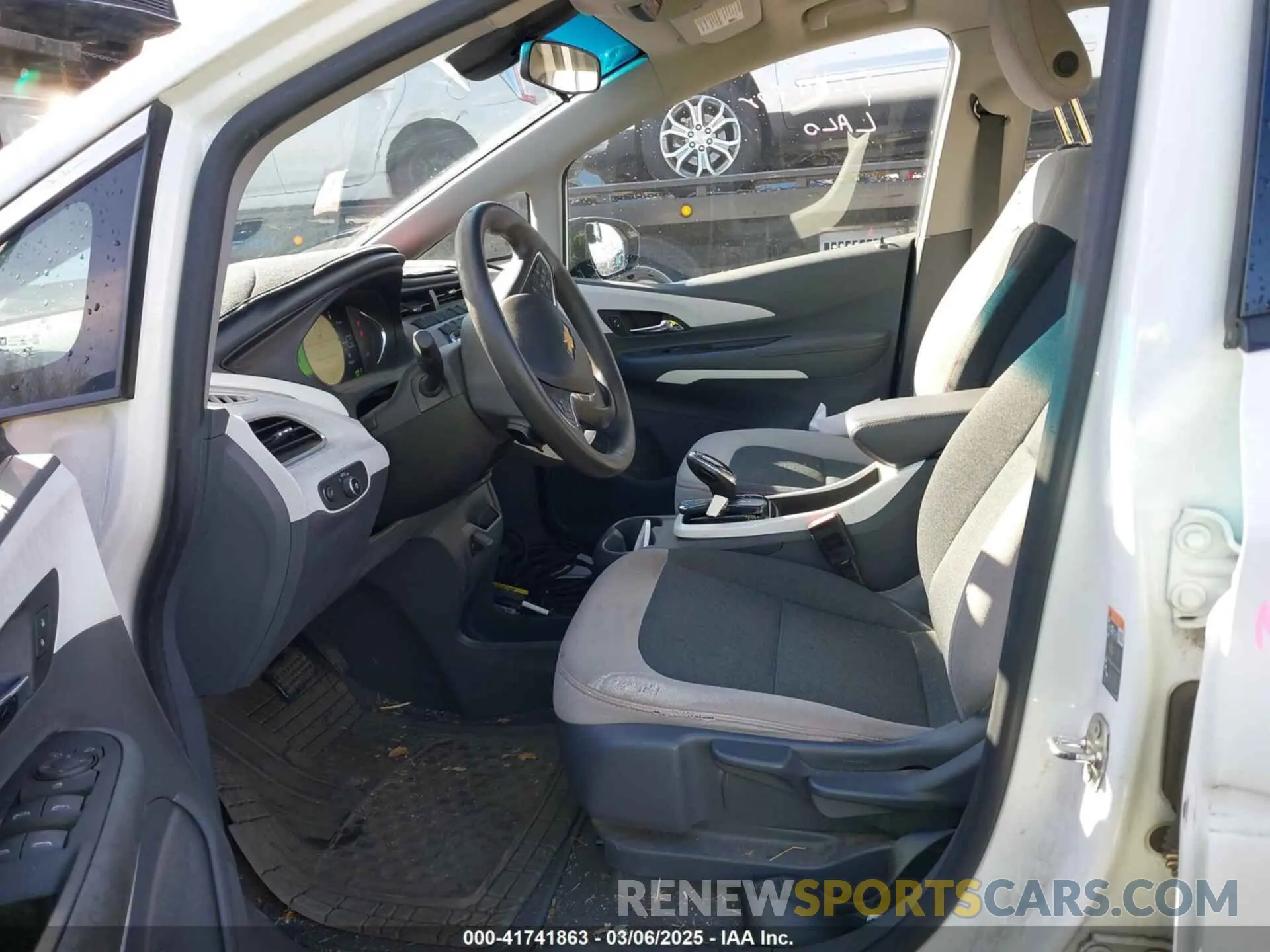 5 Photograph of a damaged car 1G1FY6S05K4105950 CHEVROLET BOLT EV 2019