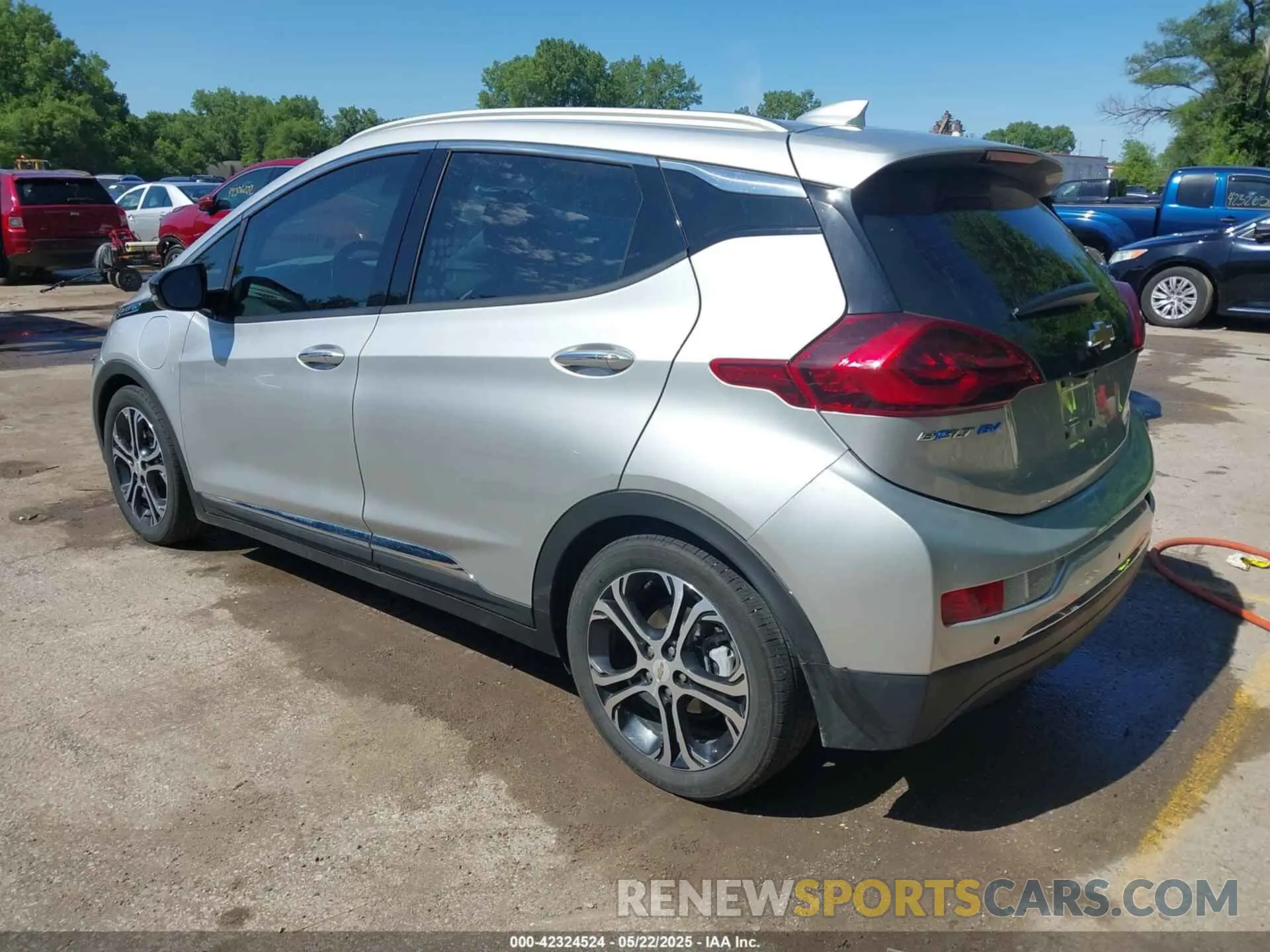 3 Photograph of a damaged car 1G1FZ6S06K4138078 CHEVROLET BOLT EV 2019