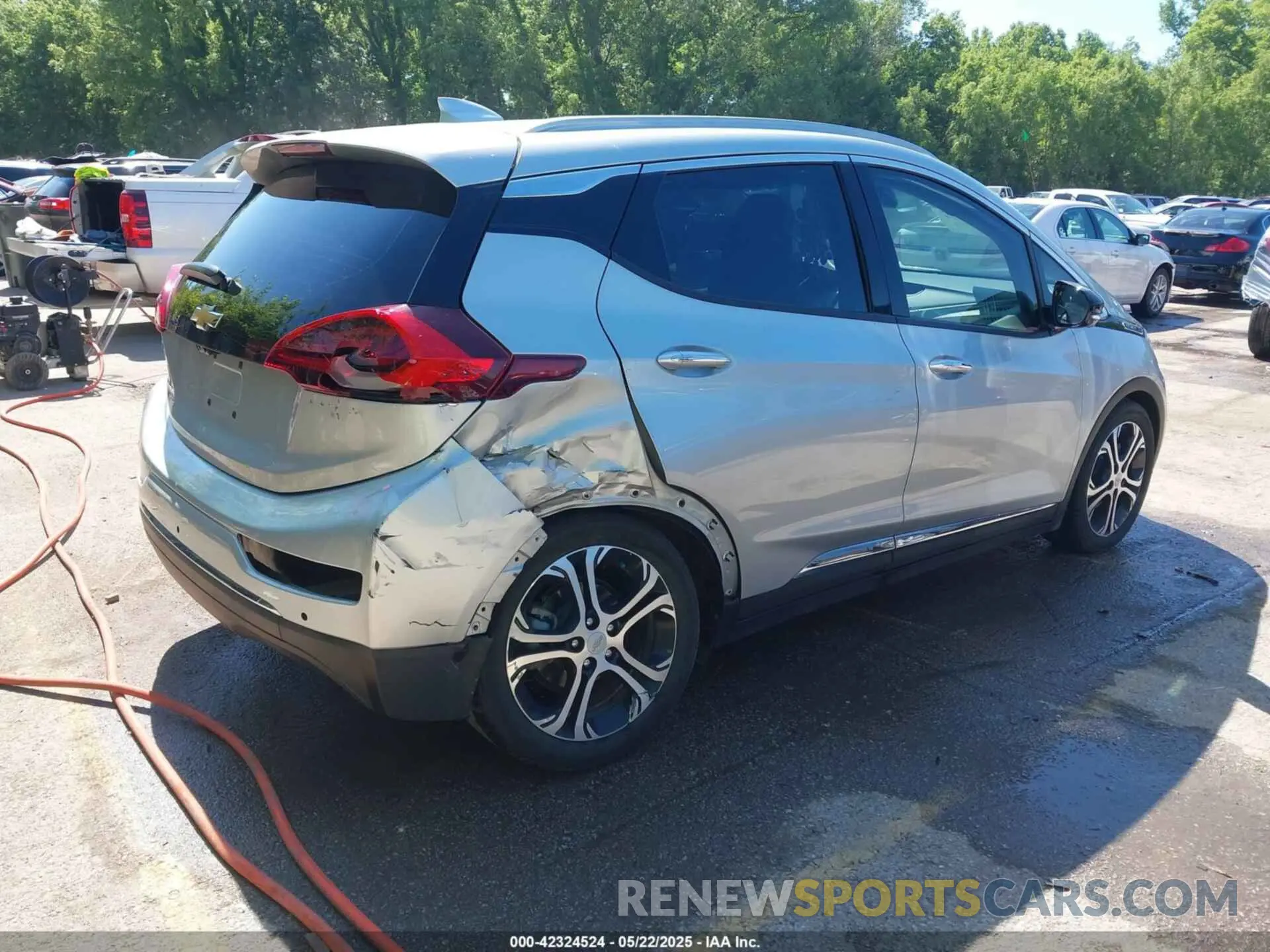 4 Photograph of a damaged car 1G1FZ6S06K4138078 CHEVROLET BOLT EV 2019