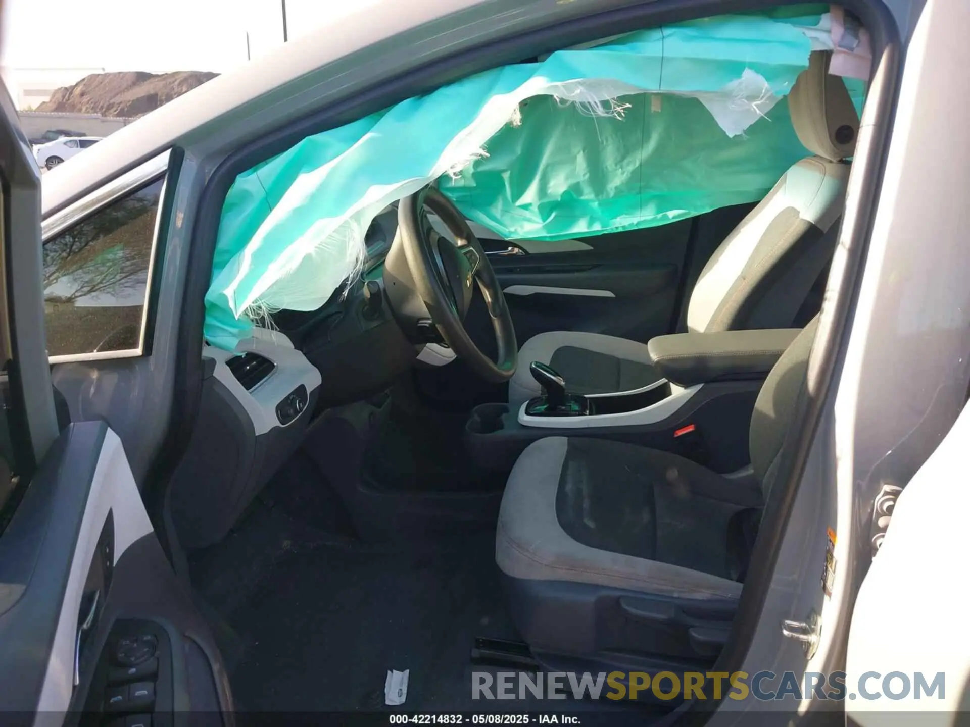 5 Photograph of a damaged car 1G1FW6S03L4116162 CHEVROLET BOLT EV 2020