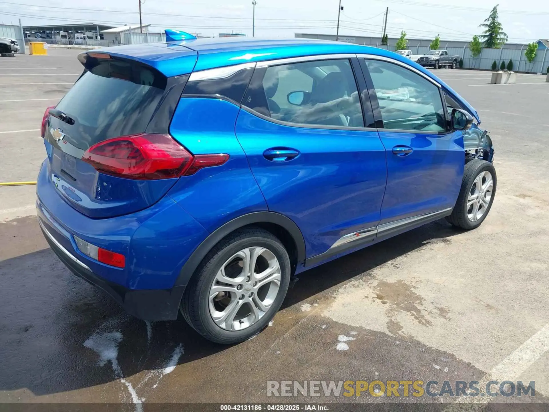 4 Photograph of a damaged car 1G1FY6S00L4119496 CHEVROLET BOLT EV 2020