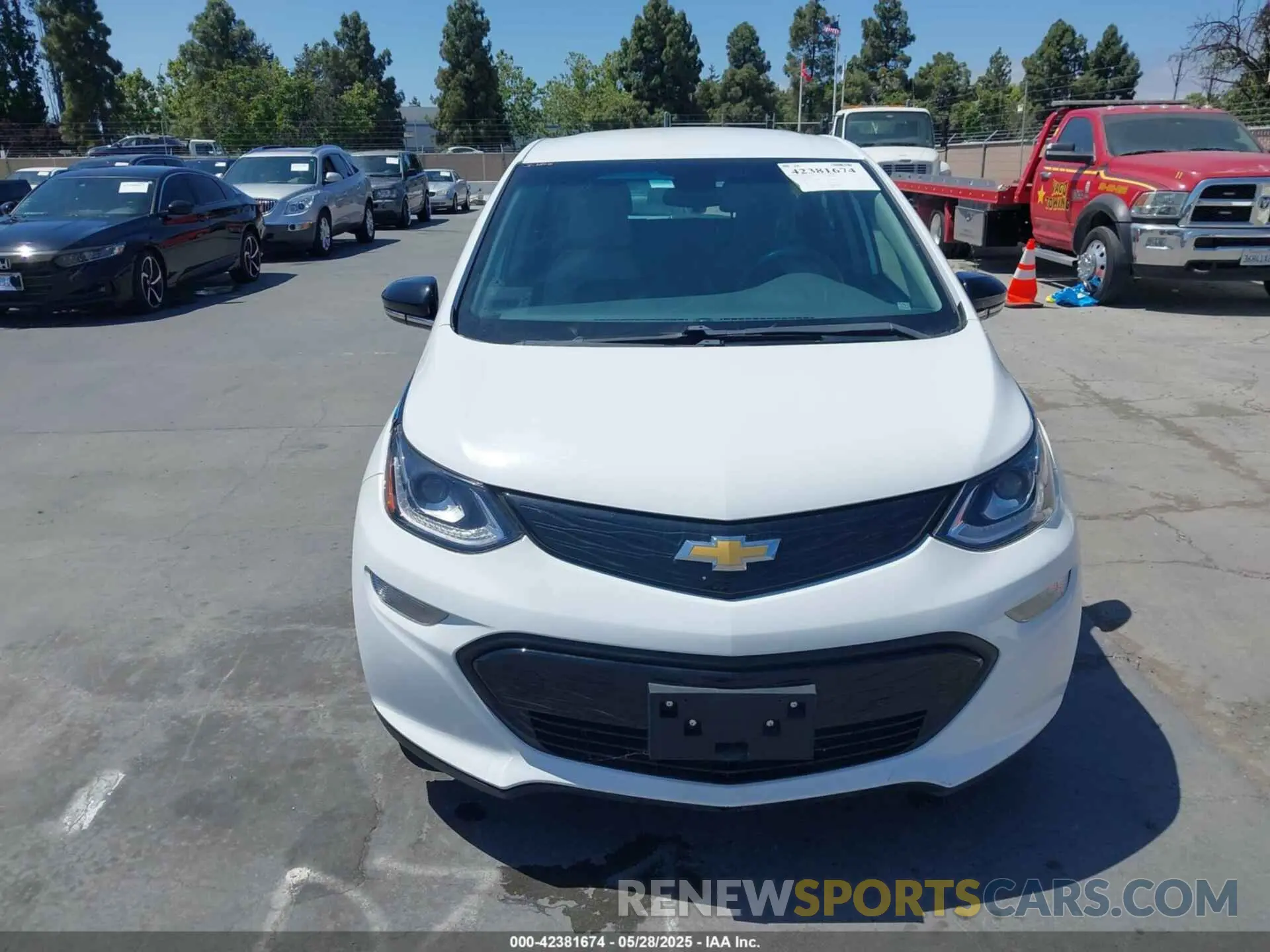 12 Photograph of a damaged car 1G1FY6S01L4117935 CHEVROLET BOLT EV 2020