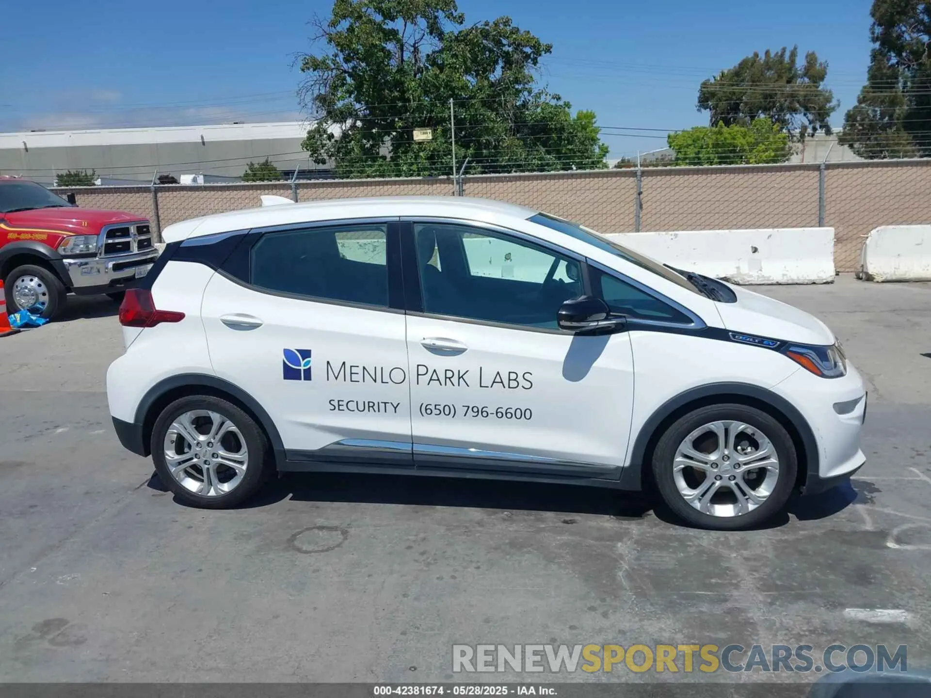 13 Photograph of a damaged car 1G1FY6S01L4117935 CHEVROLET BOLT EV 2020