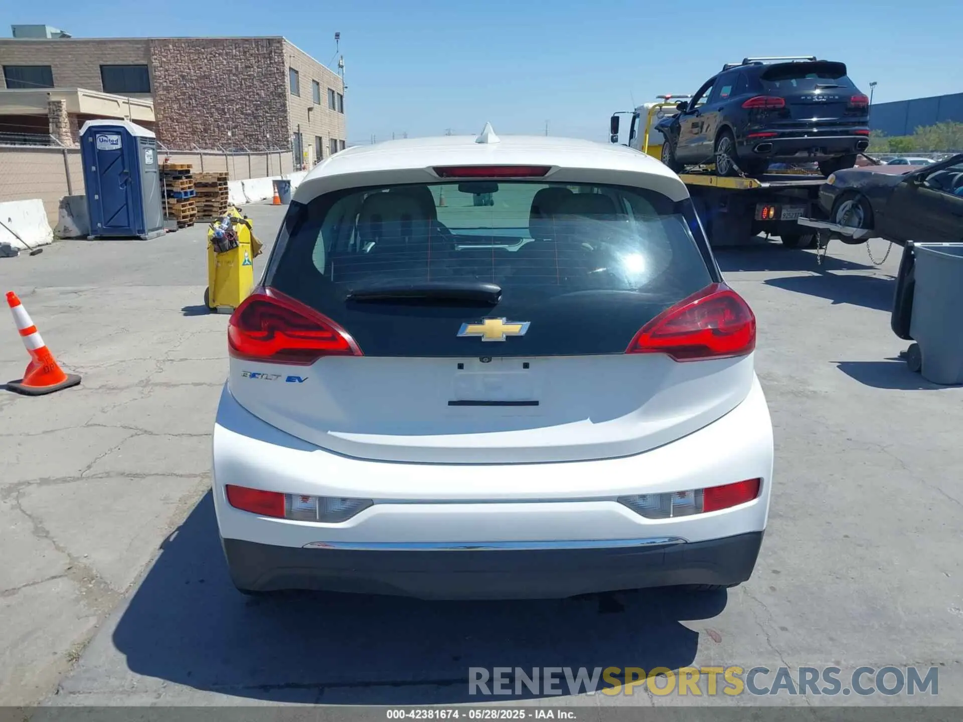16 Photograph of a damaged car 1G1FY6S01L4117935 CHEVROLET BOLT EV 2020
