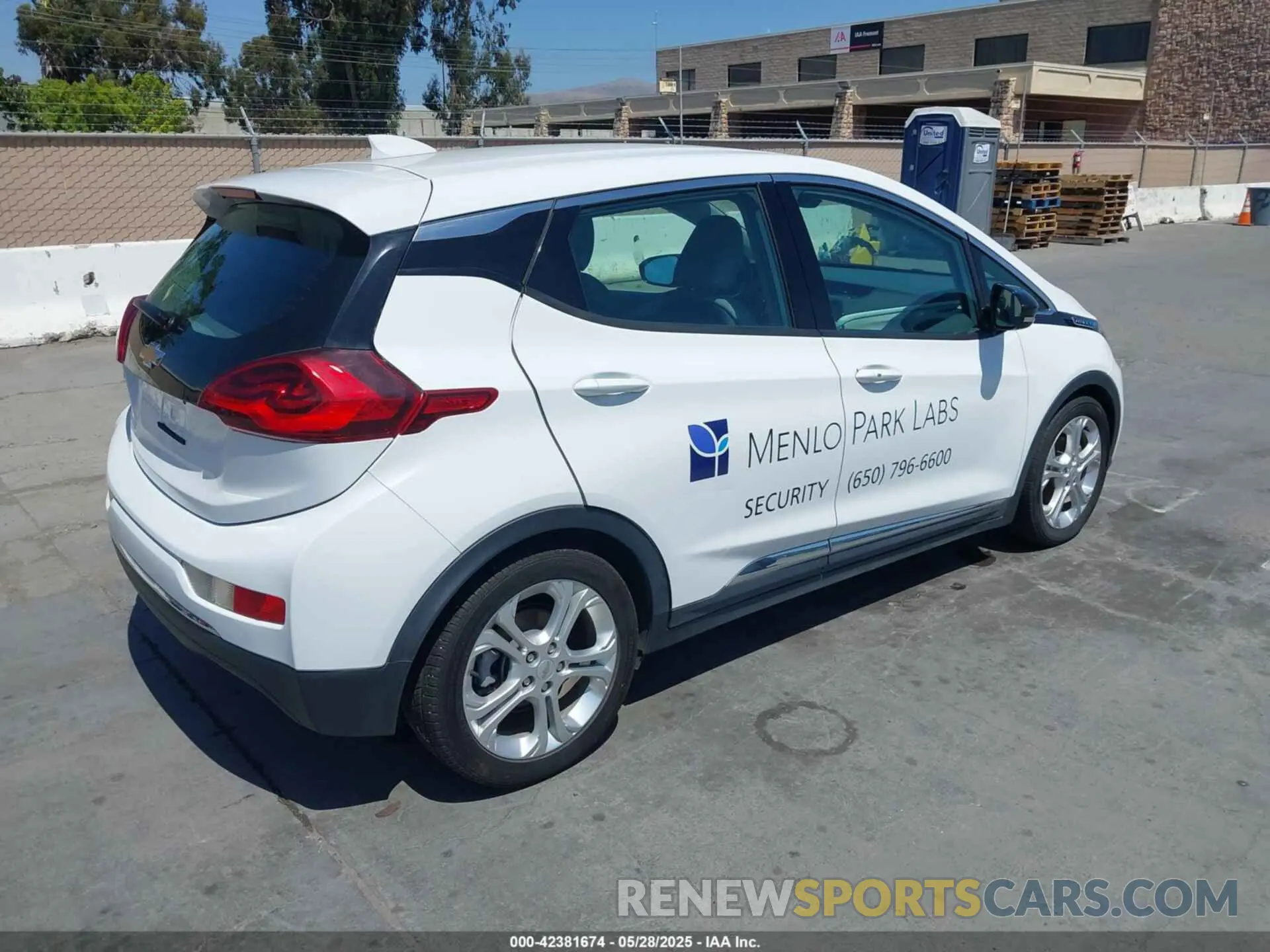 4 Photograph of a damaged car 1G1FY6S01L4117935 CHEVROLET BOLT EV 2020