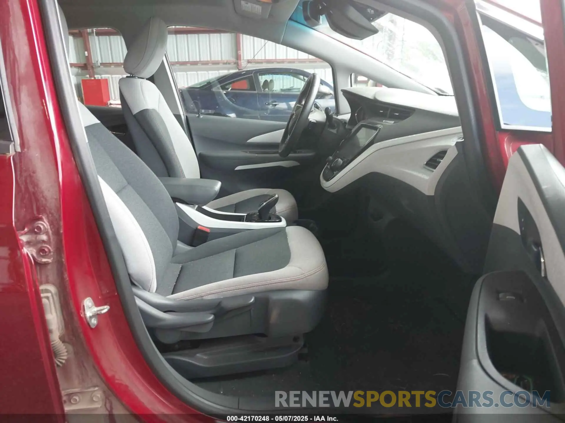 5 Photograph of a damaged car 1G1FY6S01L4147260 CHEVROLET BOLT EV 2020