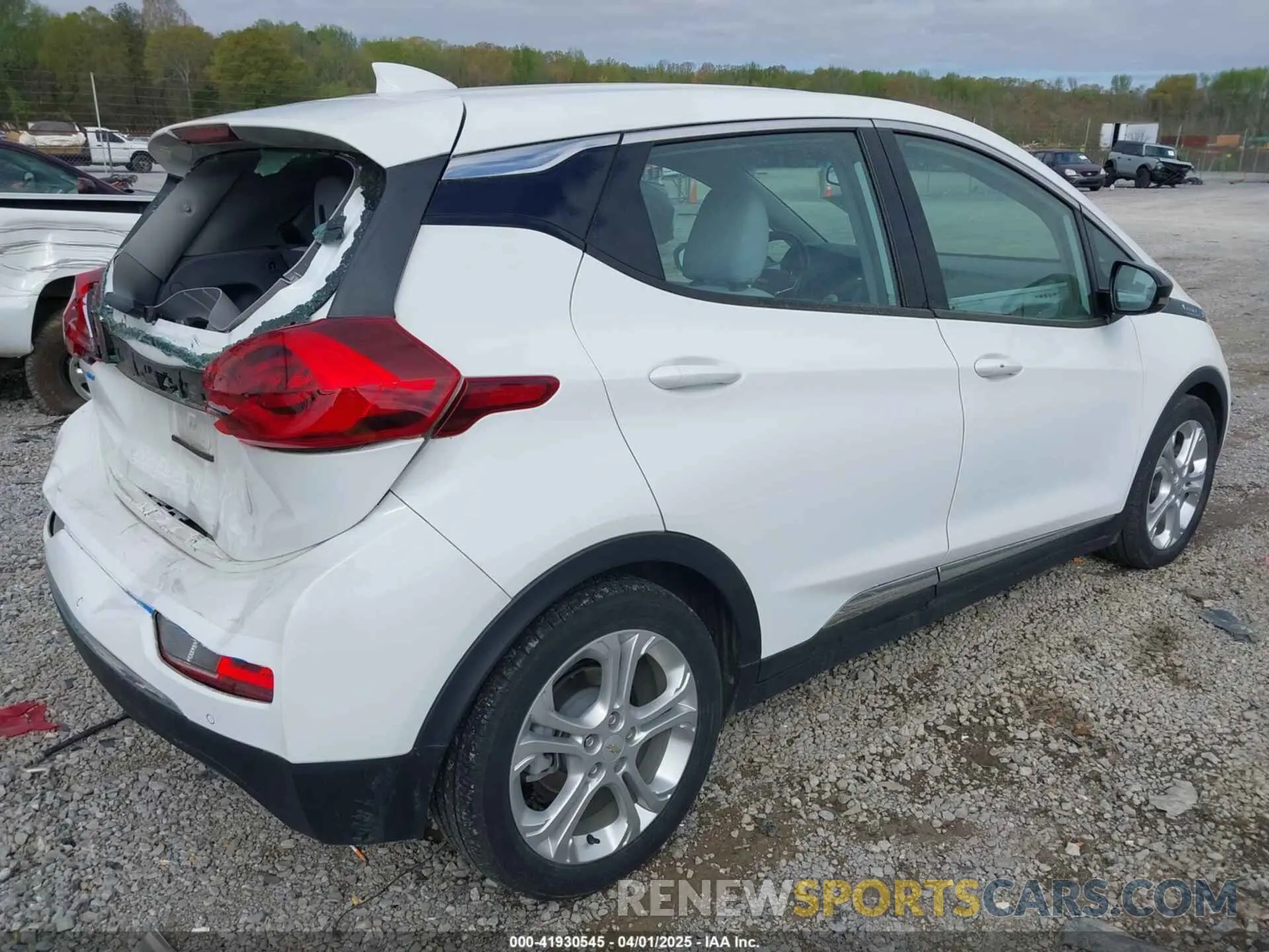 4 Photograph of a damaged car 1G1FY6S02L4137403 CHEVROLET BOLT EV 2020