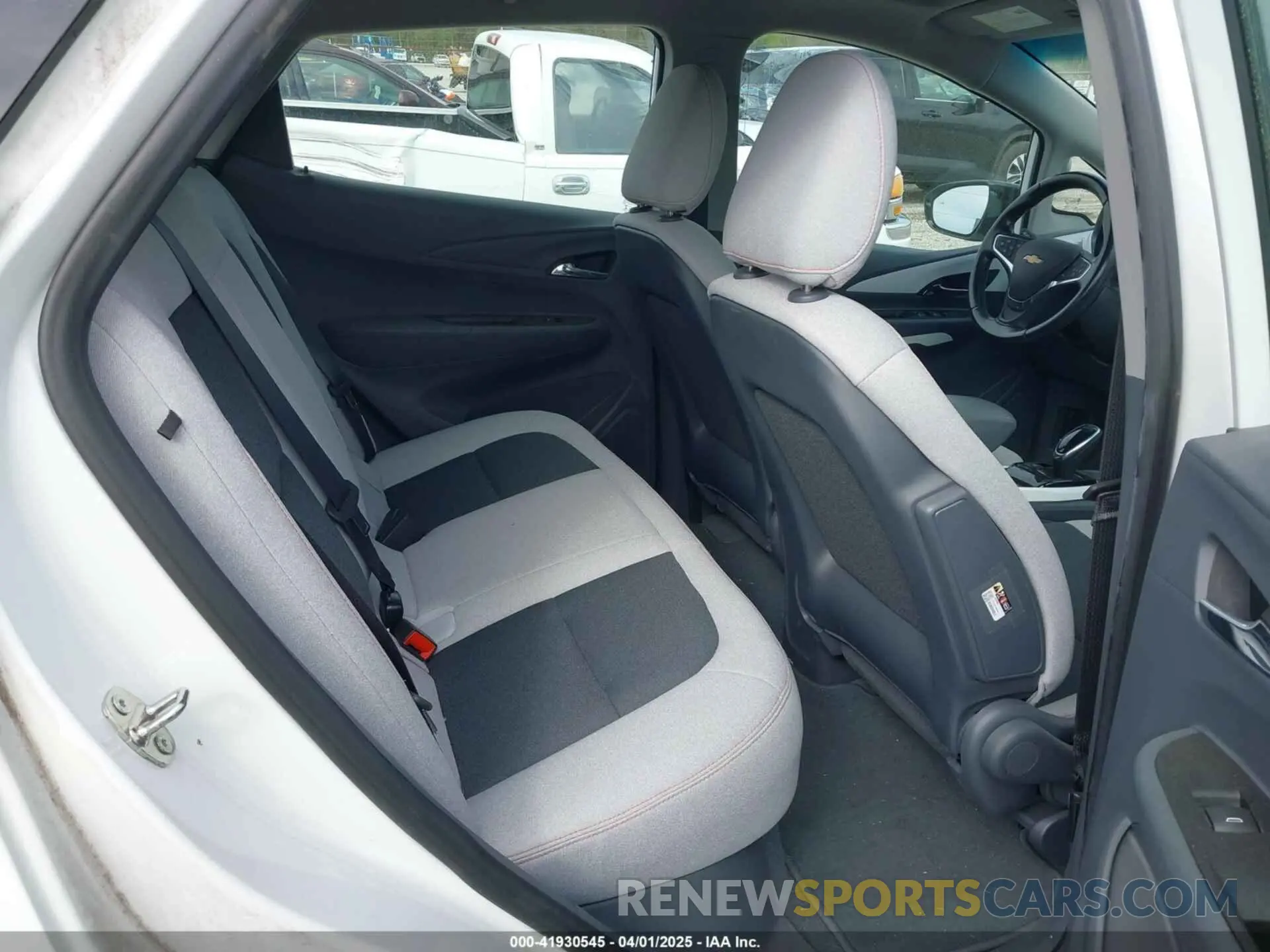 8 Photograph of a damaged car 1G1FY6S02L4137403 CHEVROLET BOLT EV 2020