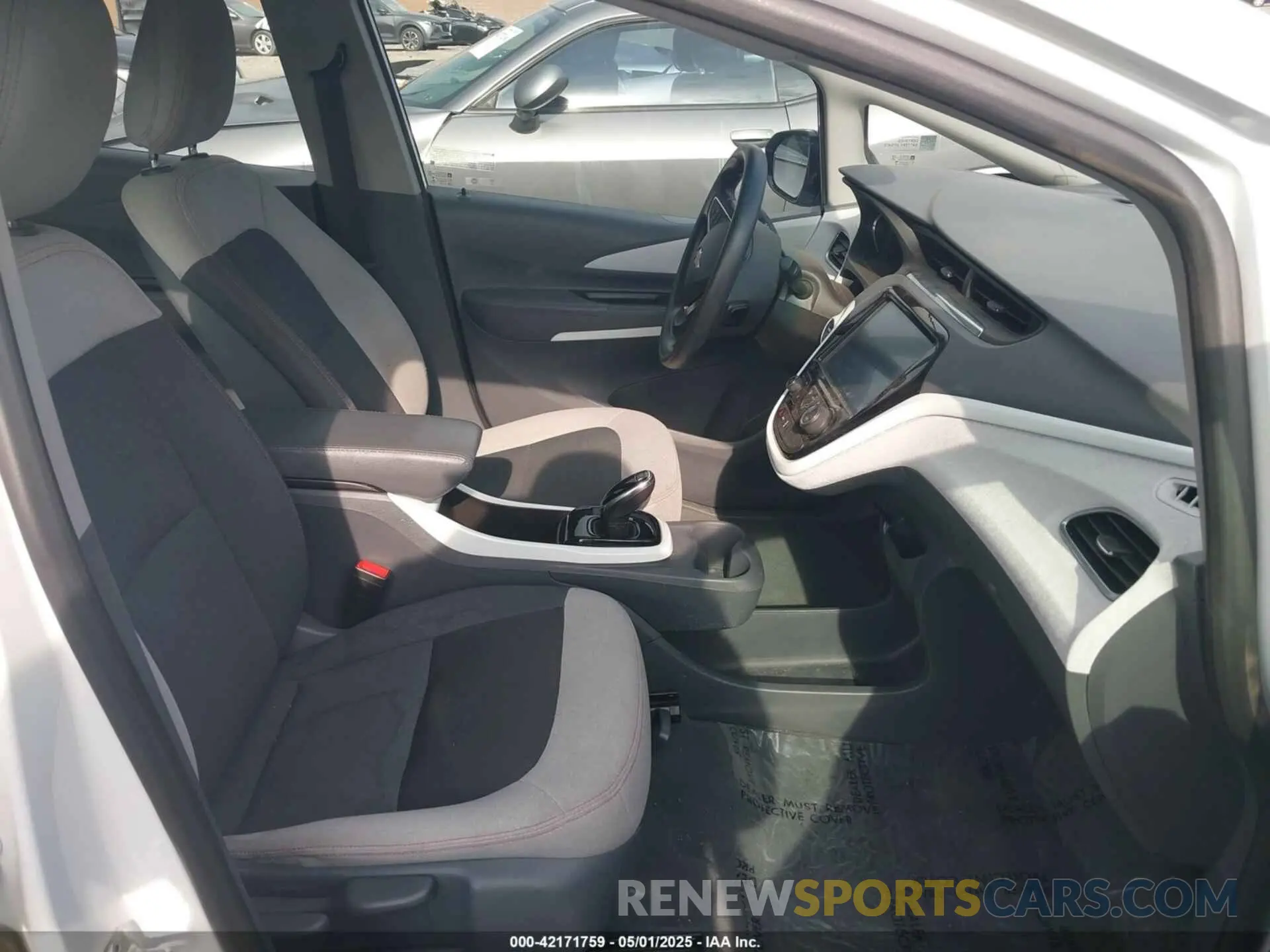 5 Photograph of a damaged car 1G1FY6S02L4147364 CHEVROLET BOLT EV 2020