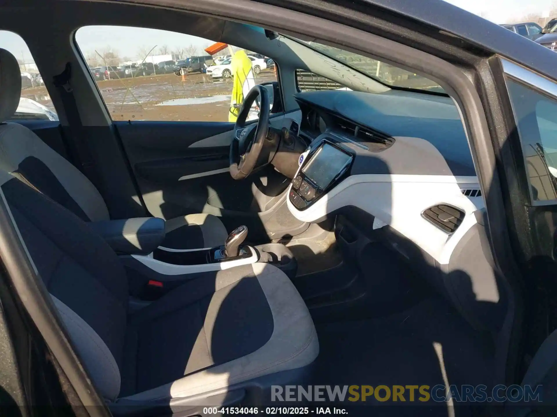 5 Photograph of a damaged car 1G1FY6S03L4104264 CHEVROLET BOLT EV 2020