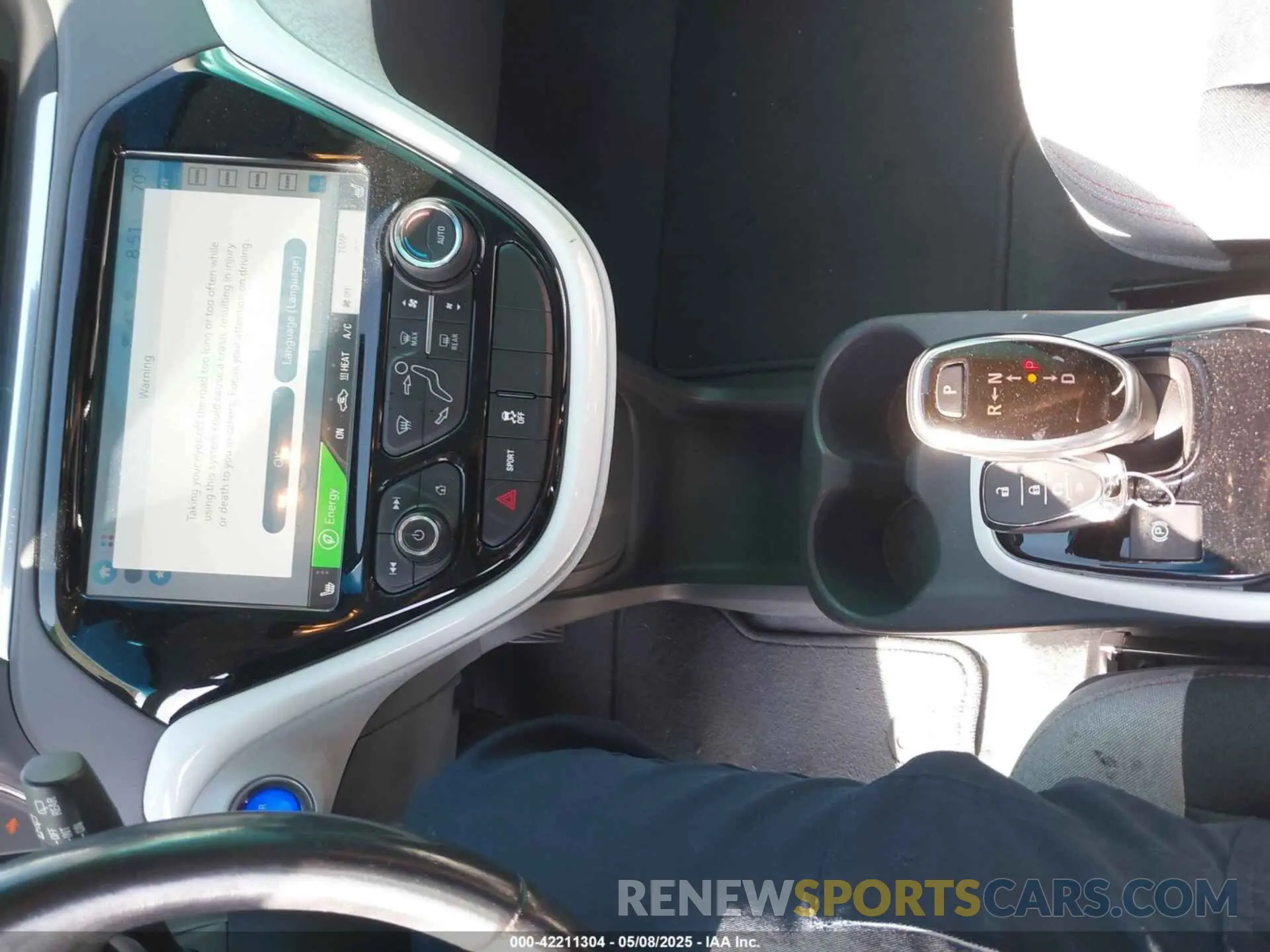 11 Photograph of a damaged car 1G1FY6S03L4132176 CHEVROLET BOLT EV 2020