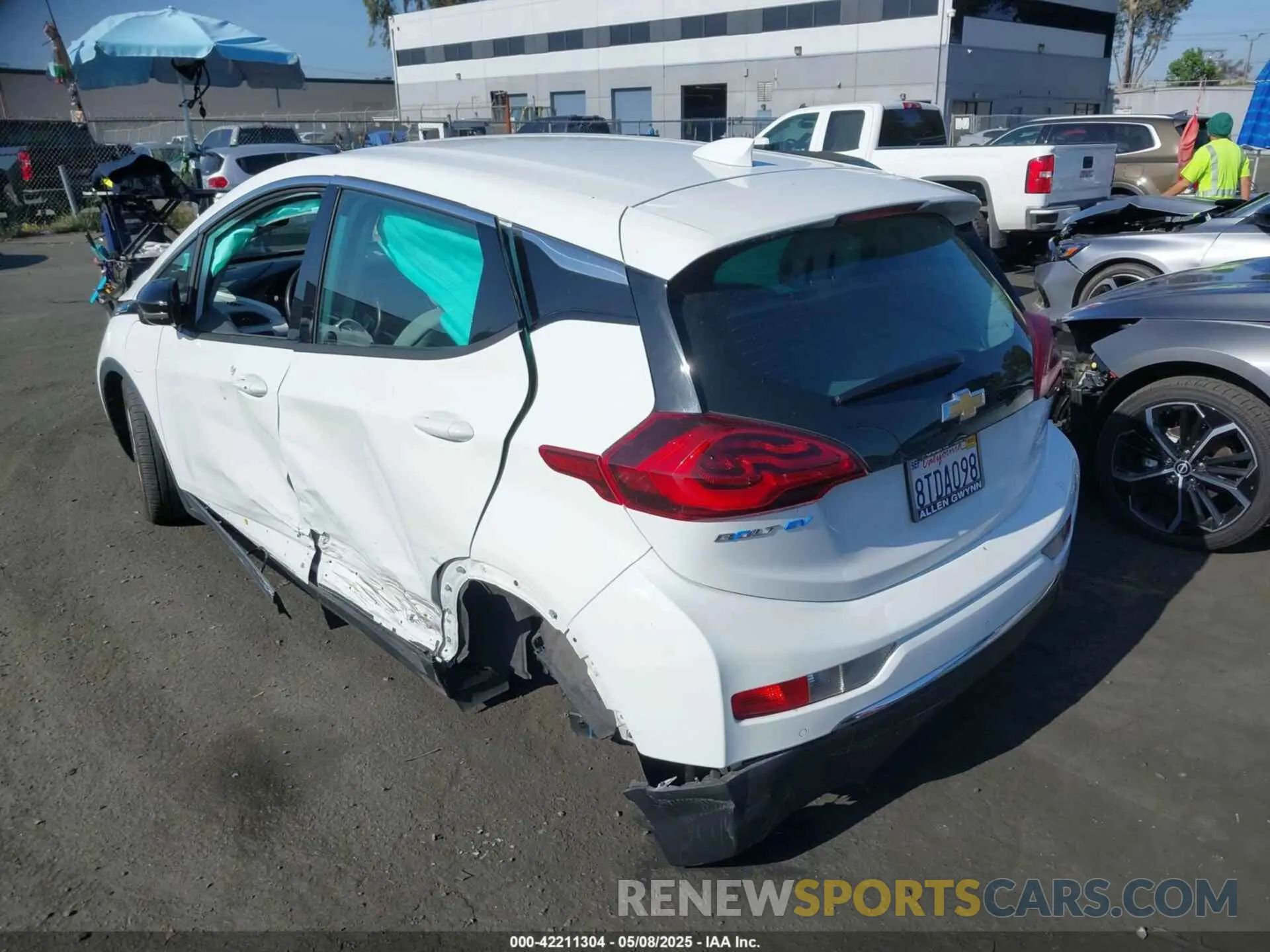 3 Photograph of a damaged car 1G1FY6S03L4132176 CHEVROLET BOLT EV 2020