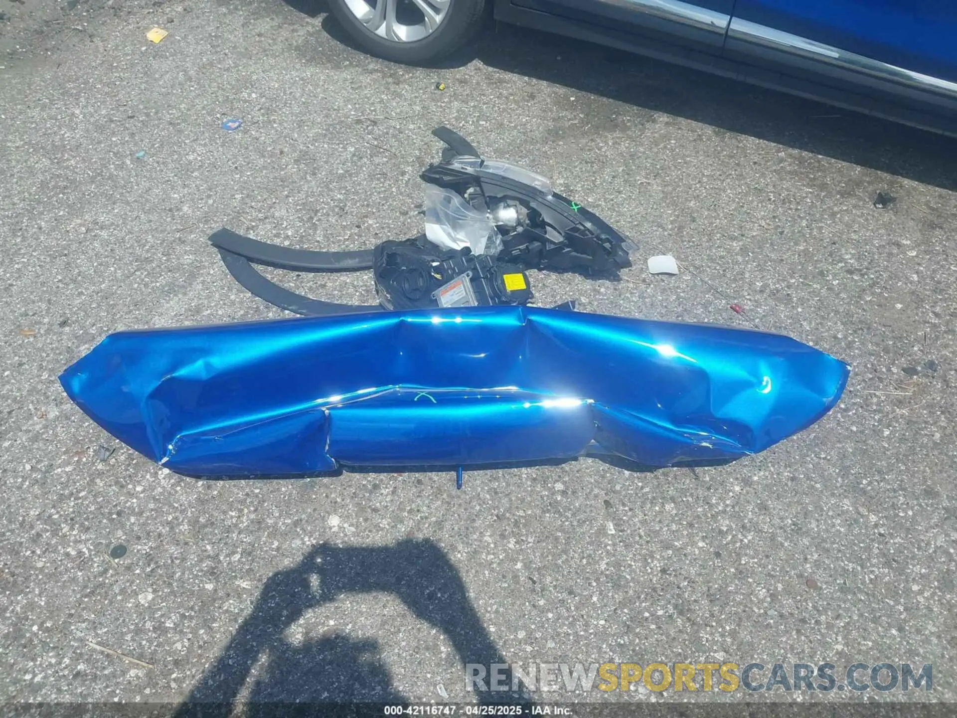 12 Photograph of a damaged car 1G1FY6S04L4133689 CHEVROLET BOLT EV 2020