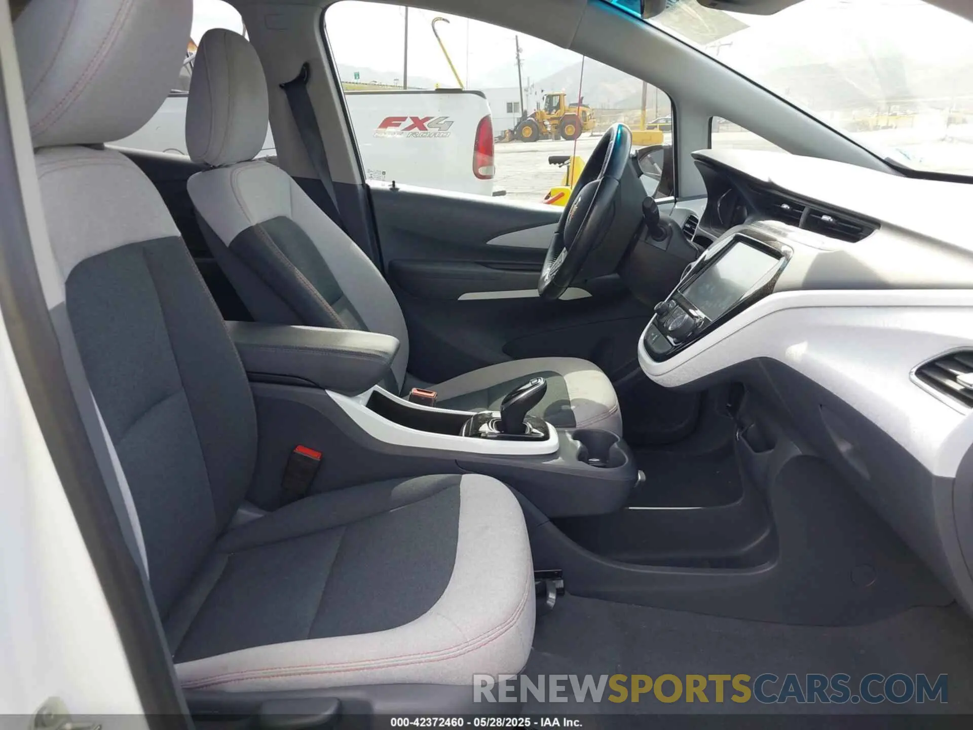 5 Photograph of a damaged car 1G1FY6S06L4129658 CHEVROLET BOLT EV 2020