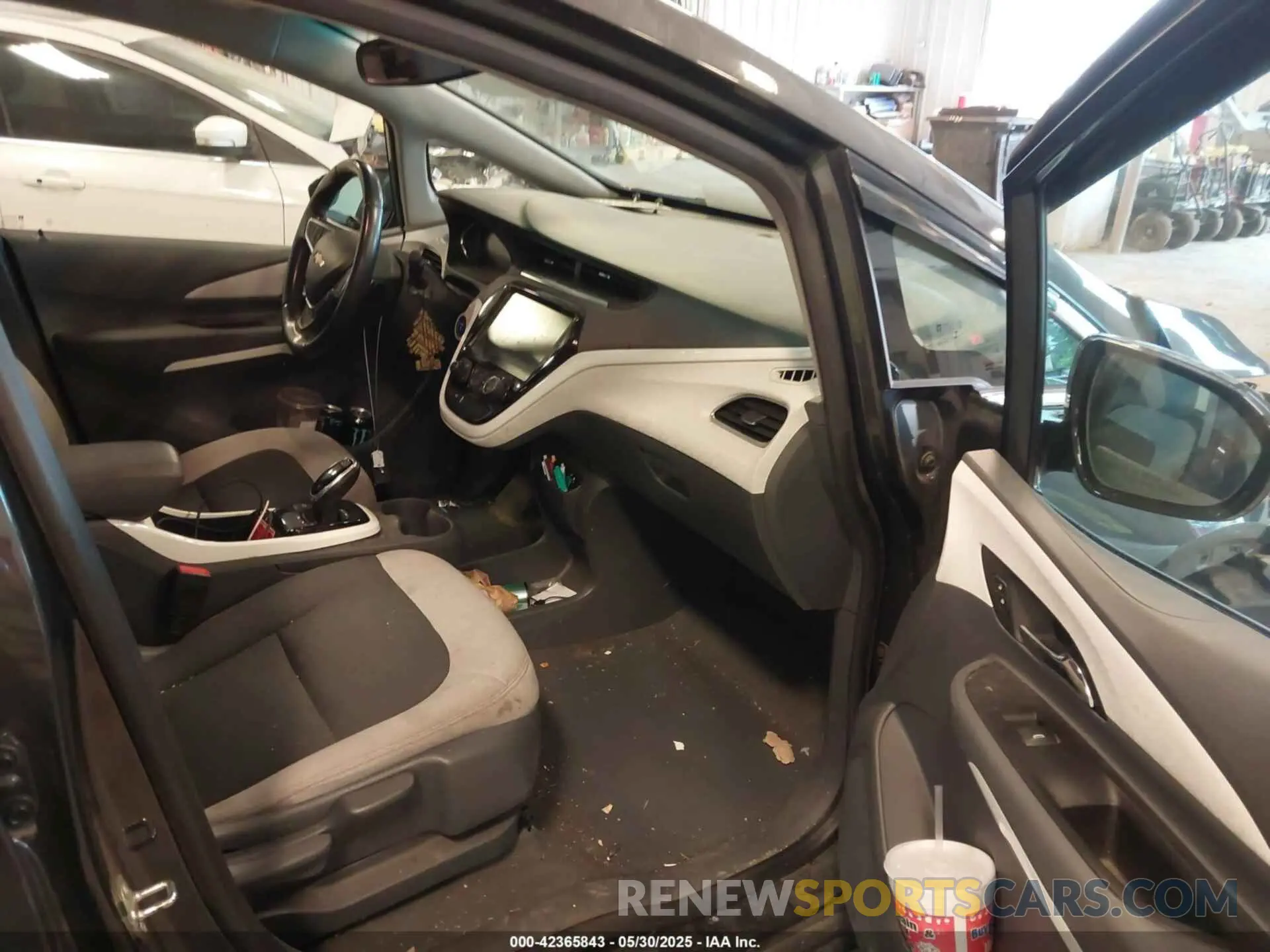5 Photograph of a damaged car 1G1FY6S07L4150373 CHEVROLET BOLT EV 2020