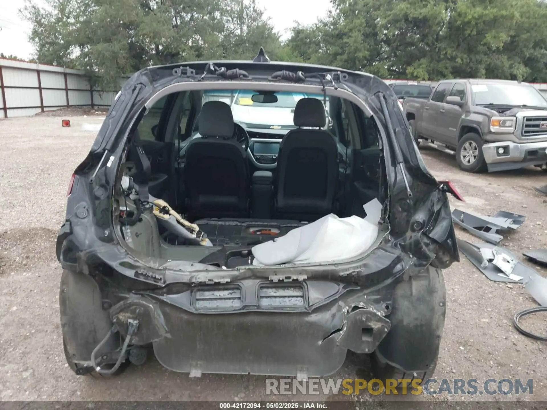 17 Photograph of a damaged car 1G1FY6S08L4106463 CHEVROLET BOLT EV 2020