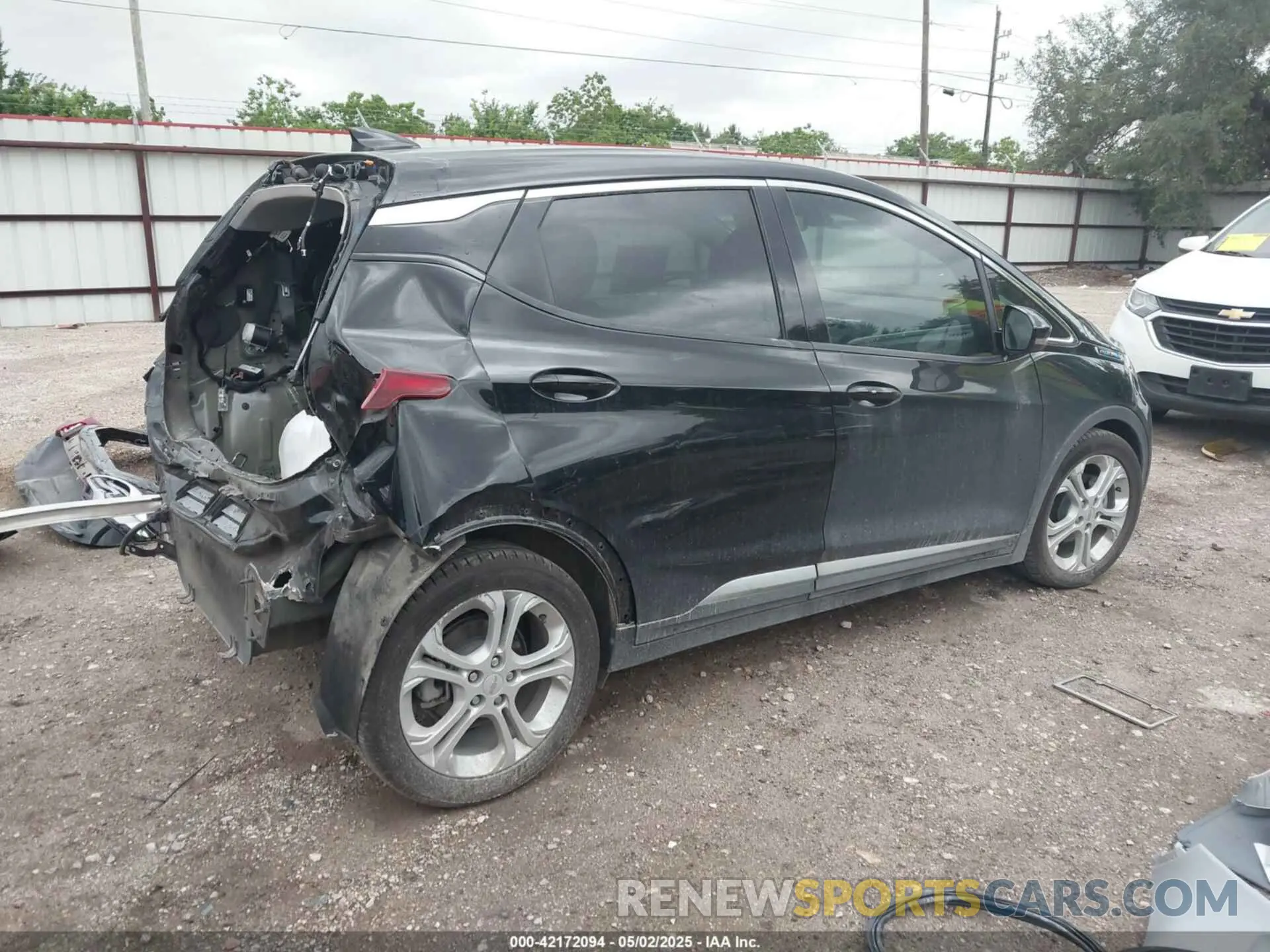 4 Photograph of a damaged car 1G1FY6S08L4106463 CHEVROLET BOLT EV 2020