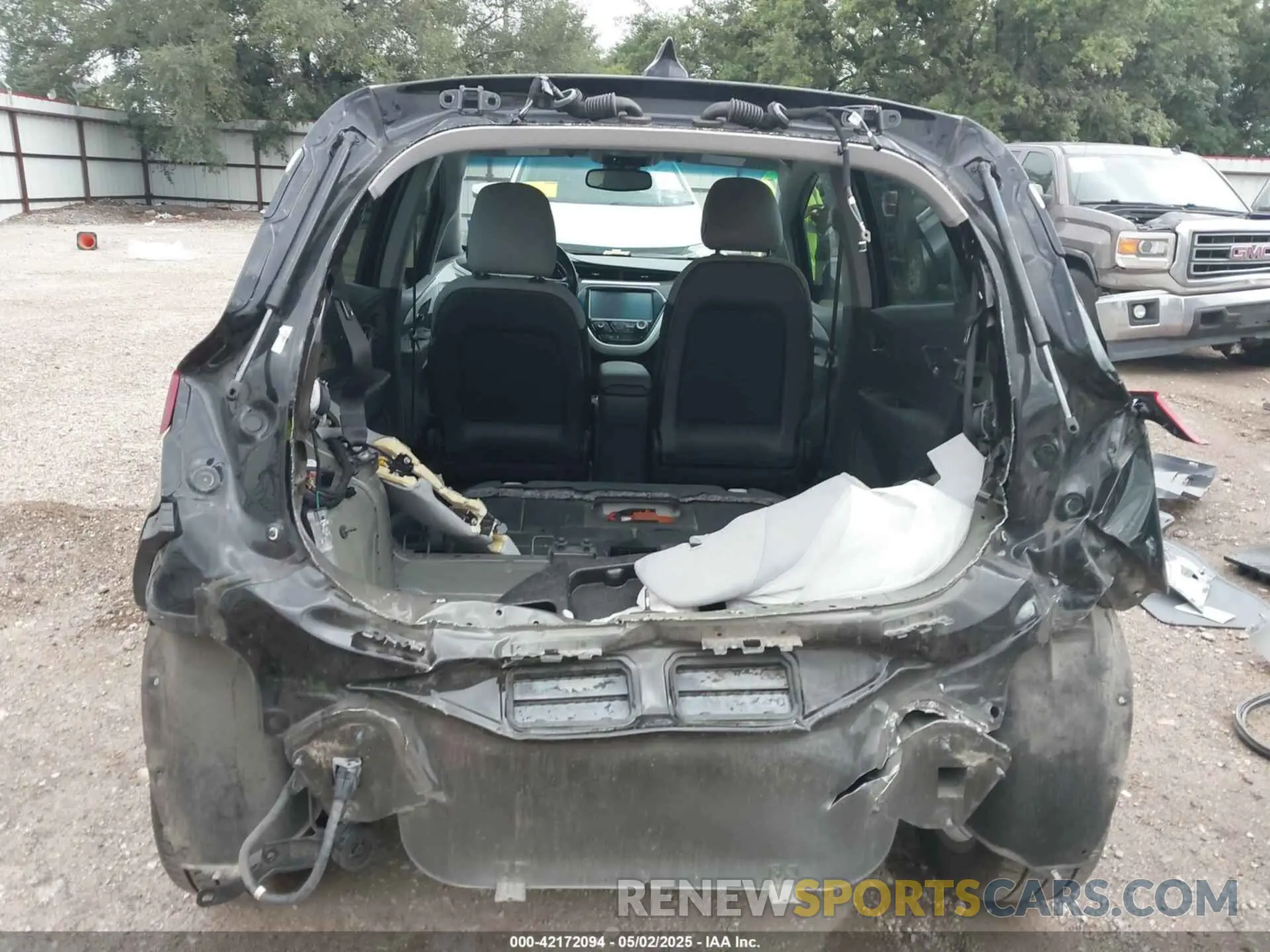 6 Photograph of a damaged car 1G1FY6S08L4106463 CHEVROLET BOLT EV 2020