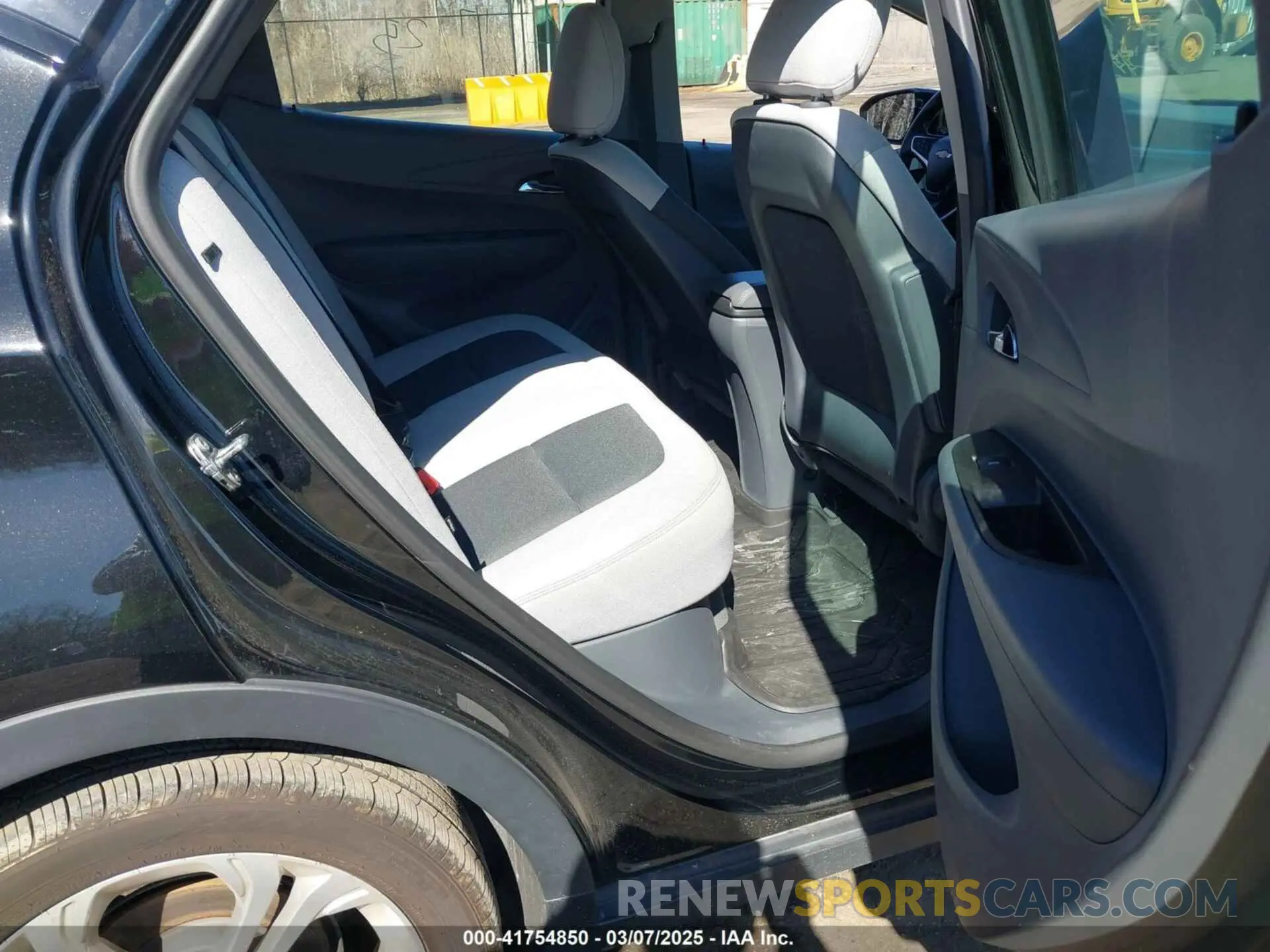 8 Photograph of a damaged car 1G1FY6S09L4143893 CHEVROLET BOLT EV 2020