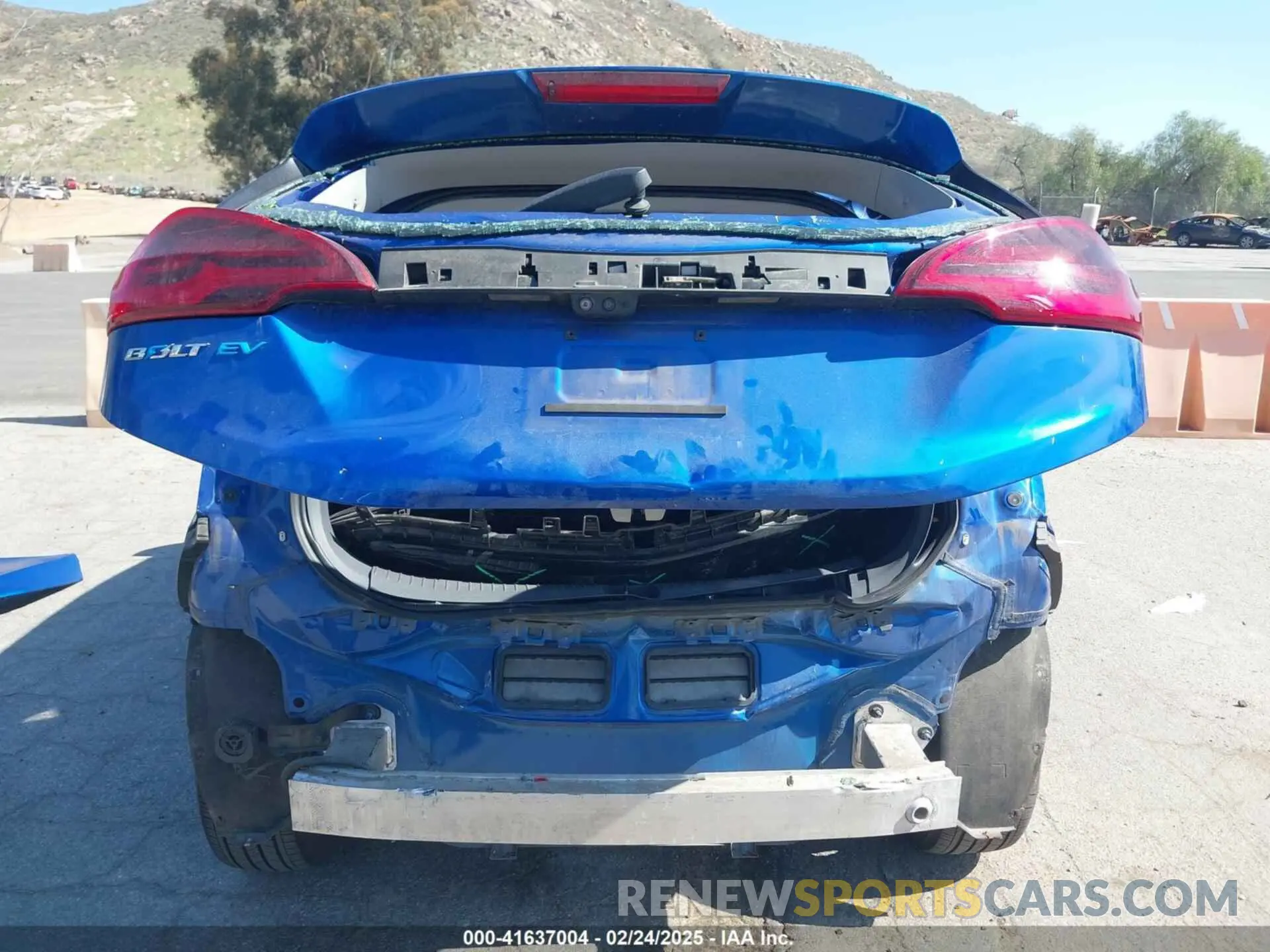17 Photograph of a damaged car 1G1FZ6S04L4125895 CHEVROLET BOLT EV 2020