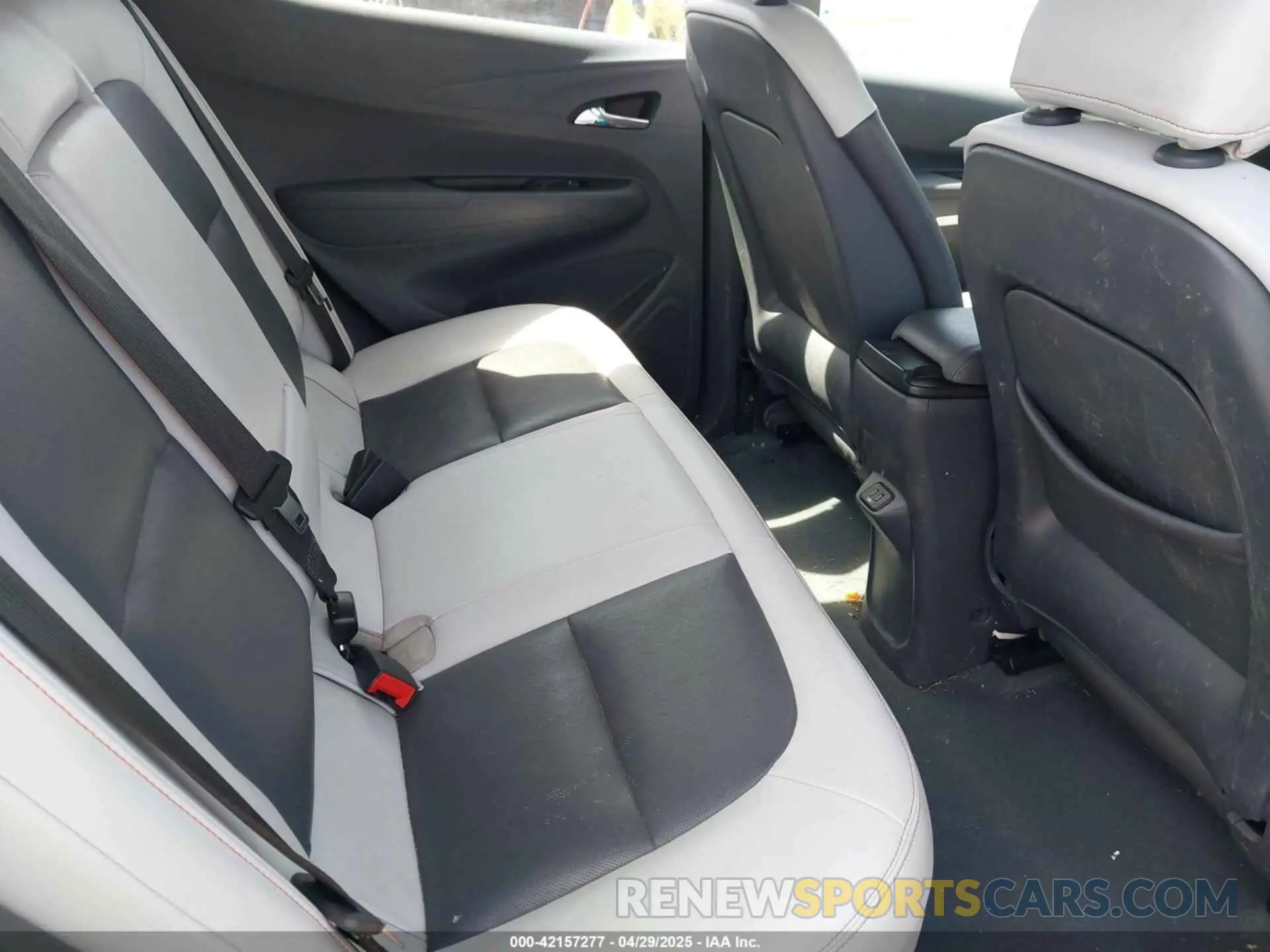 8 Photograph of a damaged car 1G1FZ6S05L4114842 CHEVROLET BOLT EV 2020