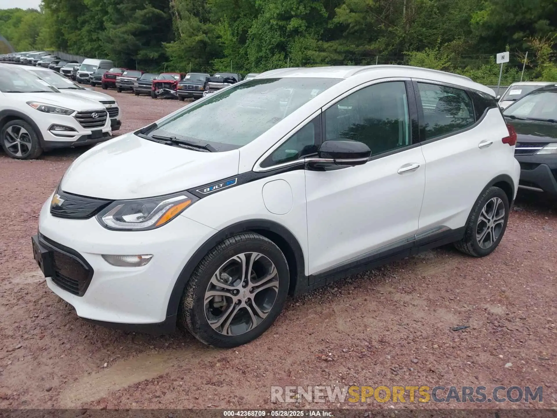 2 Photograph of a damaged car 1G1FZ6S06L4115594 CHEVROLET BOLT EV 2020