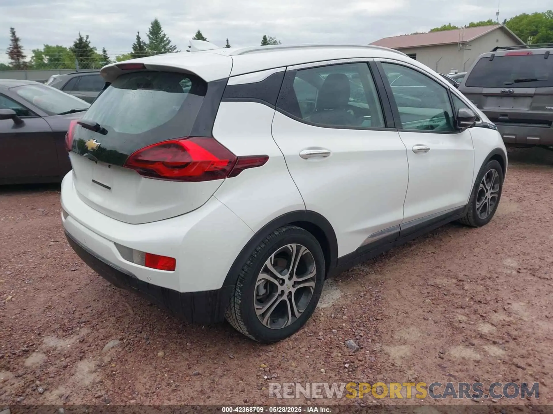 4 Photograph of a damaged car 1G1FZ6S06L4115594 CHEVROLET BOLT EV 2020