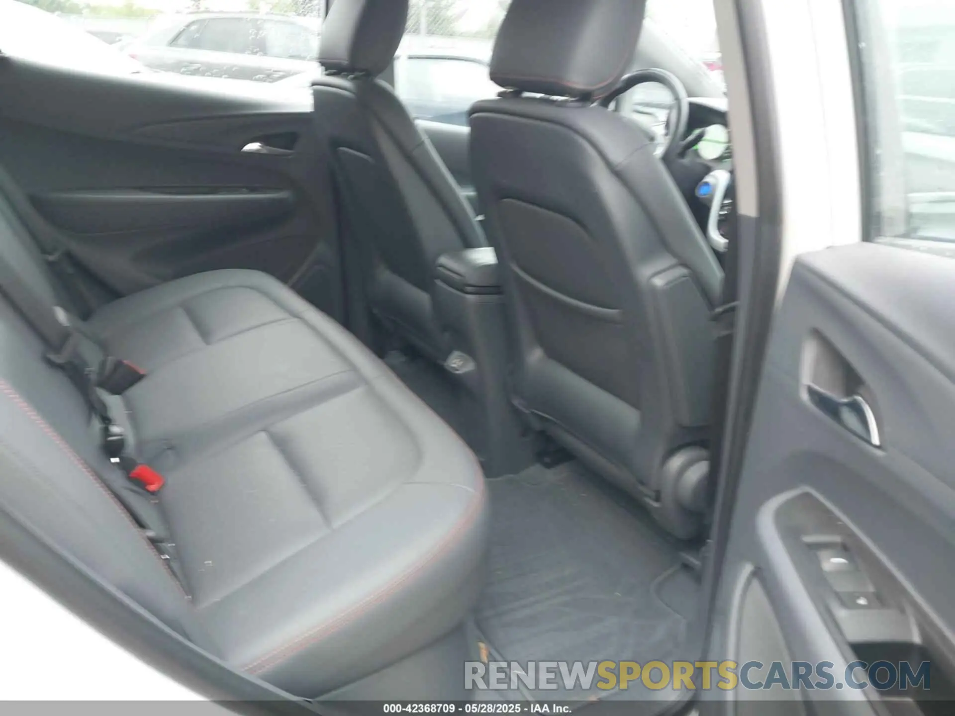 8 Photograph of a damaged car 1G1FZ6S06L4115594 CHEVROLET BOLT EV 2020