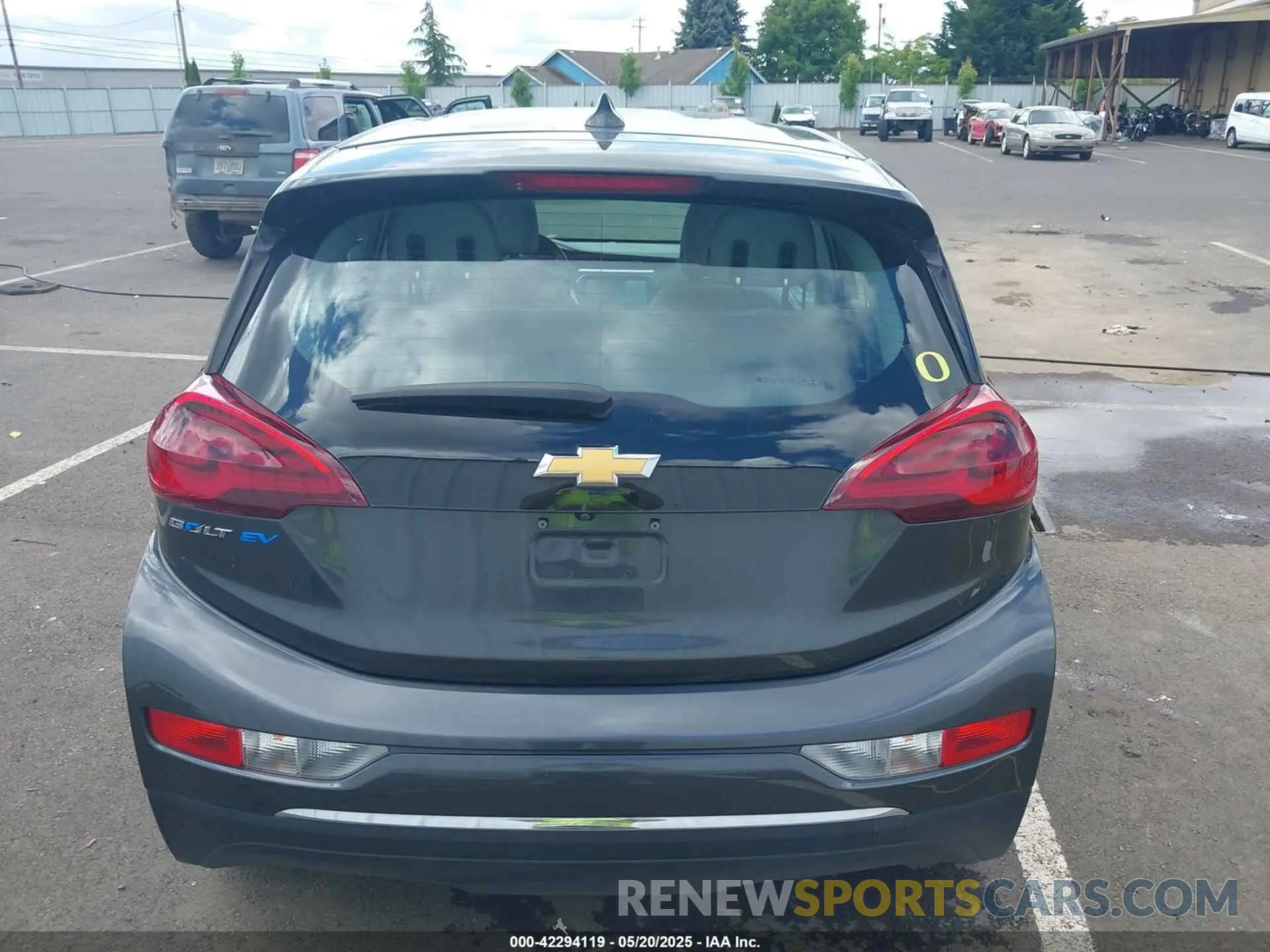 17 Photograph of a damaged car 1G1FY6S01M4111120 CHEVROLET BOLT EV 2021