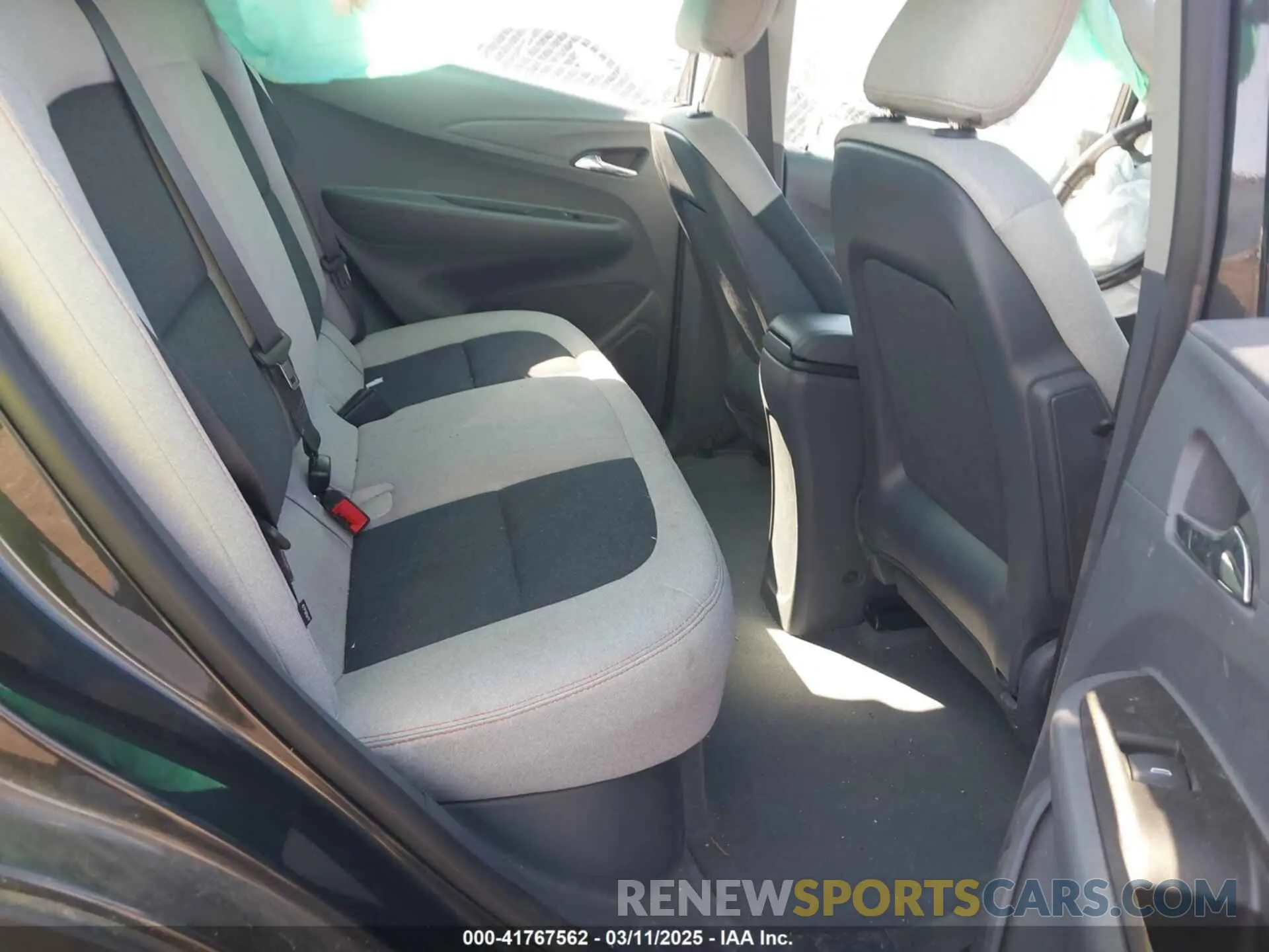 8 Photograph of a damaged car 1G1FY6S04M4107806 CHEVROLET BOLT EV 2021