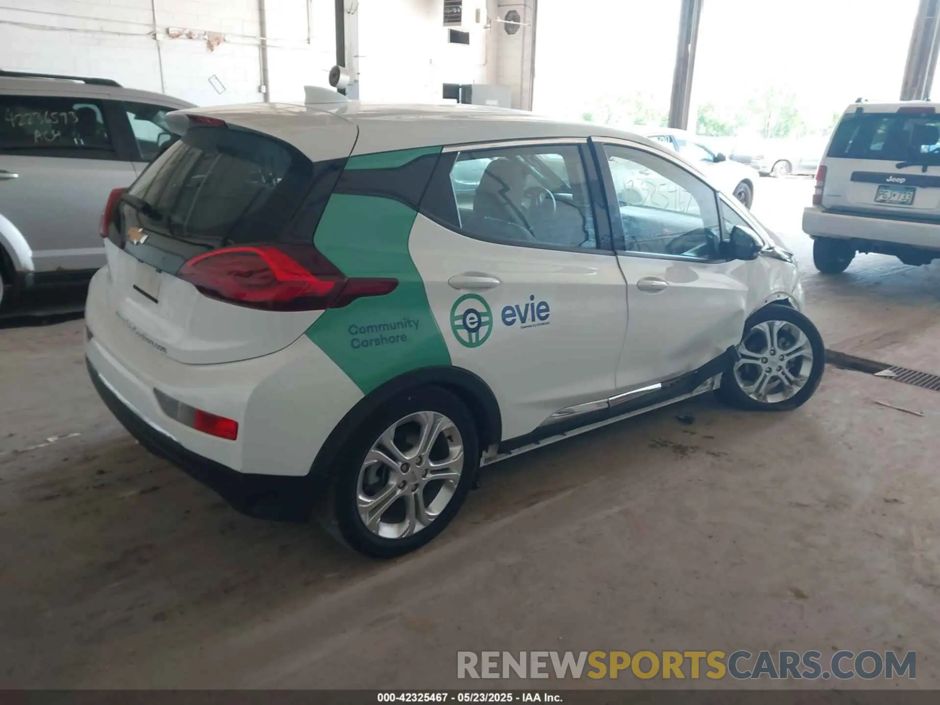 4 Photograph of a damaged car 1G1FY6S04M4110446 CHEVROLET BOLT EV 2021